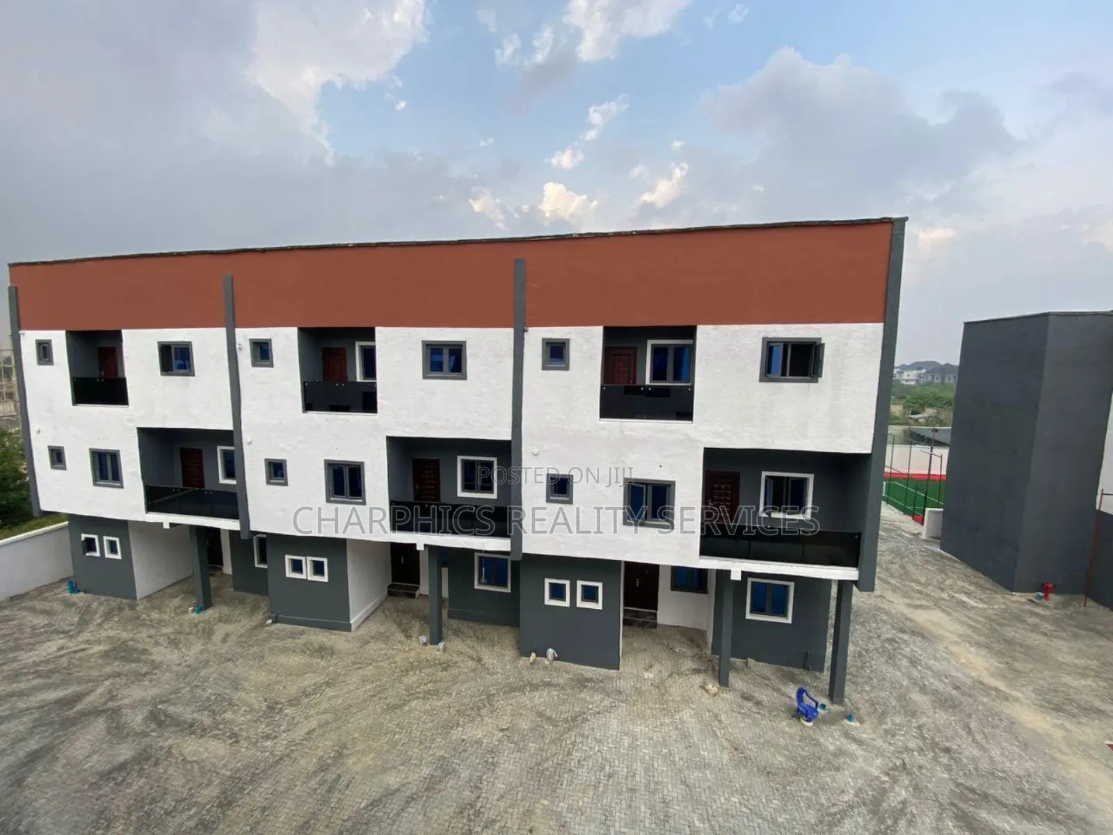 4bdrm Duplex in Sangotedo for sale in Sangotedo