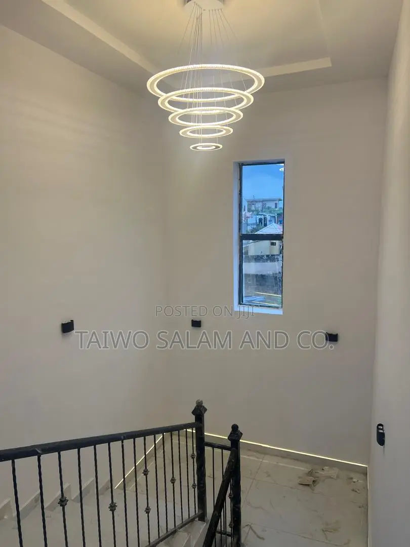 4bdrm Duplex in Oluyole Estate for sale in Oluyole Estate