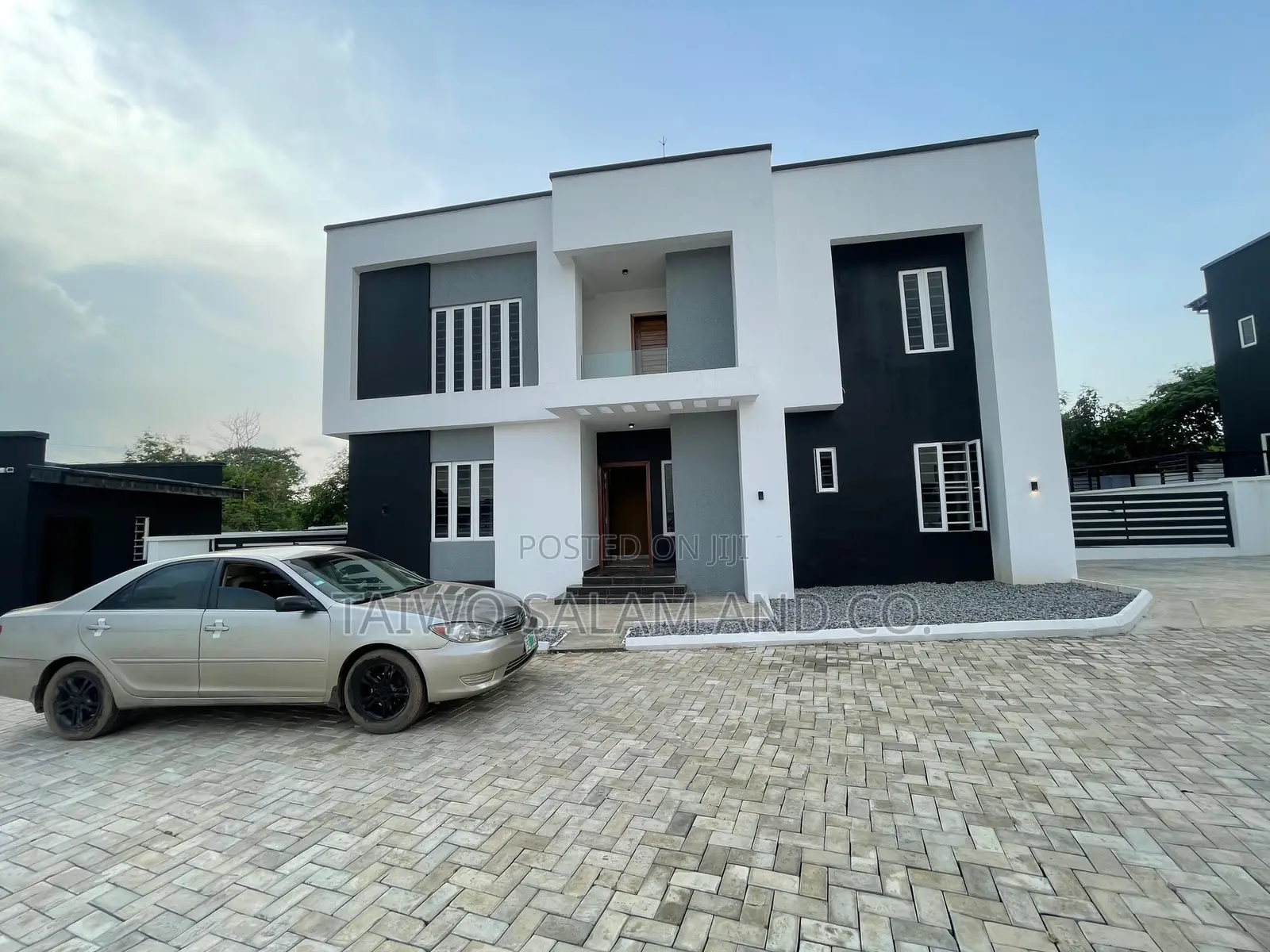 4bdrm Duplex in Akobo for sale in Akobo