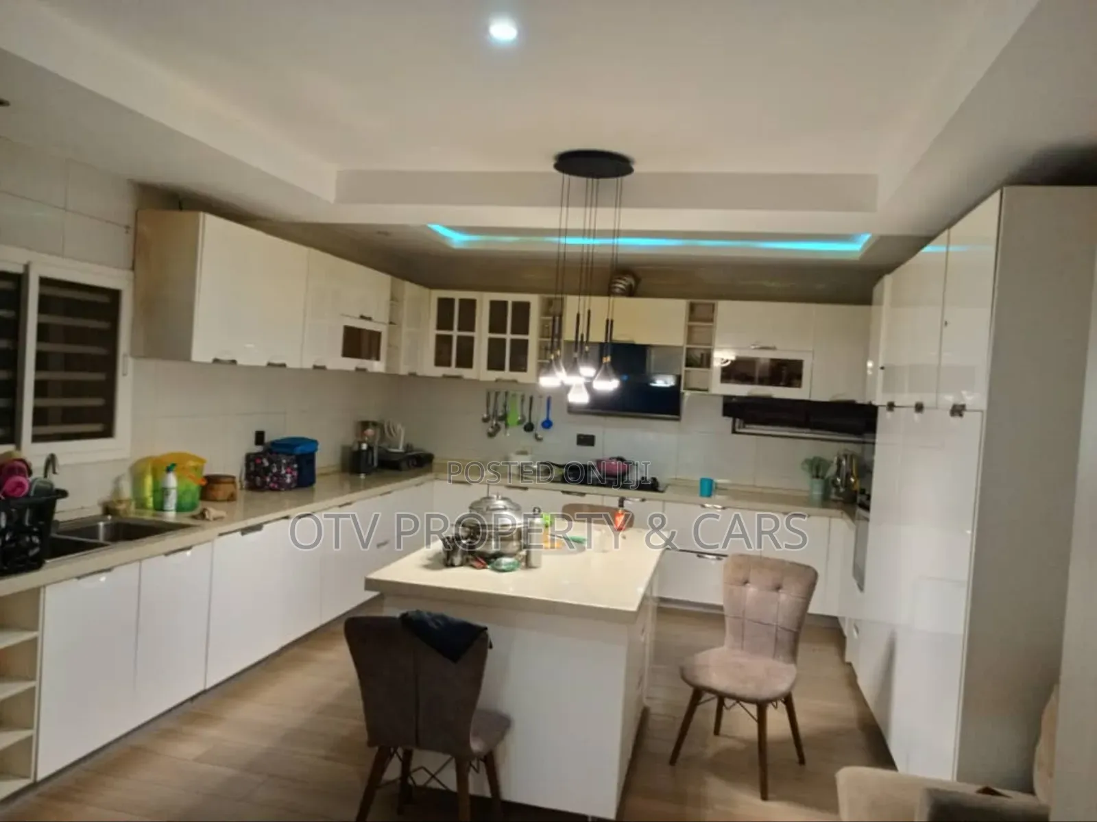 Furnished 6bdrm Duplex in Apo District for sale in Apo District