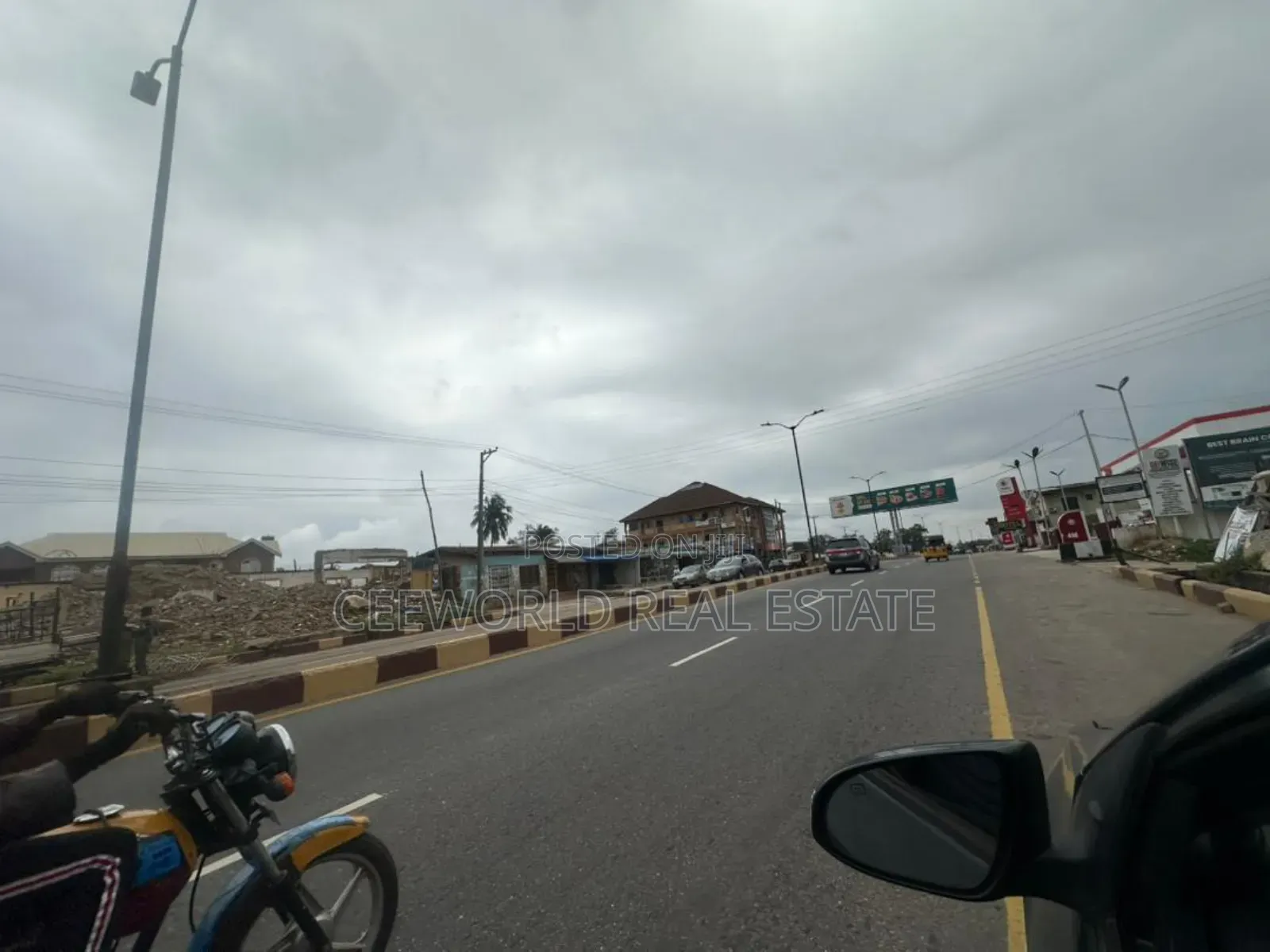 Commercial 2 Plot of Land Facing the Main Idi Ape Road in Idishin
