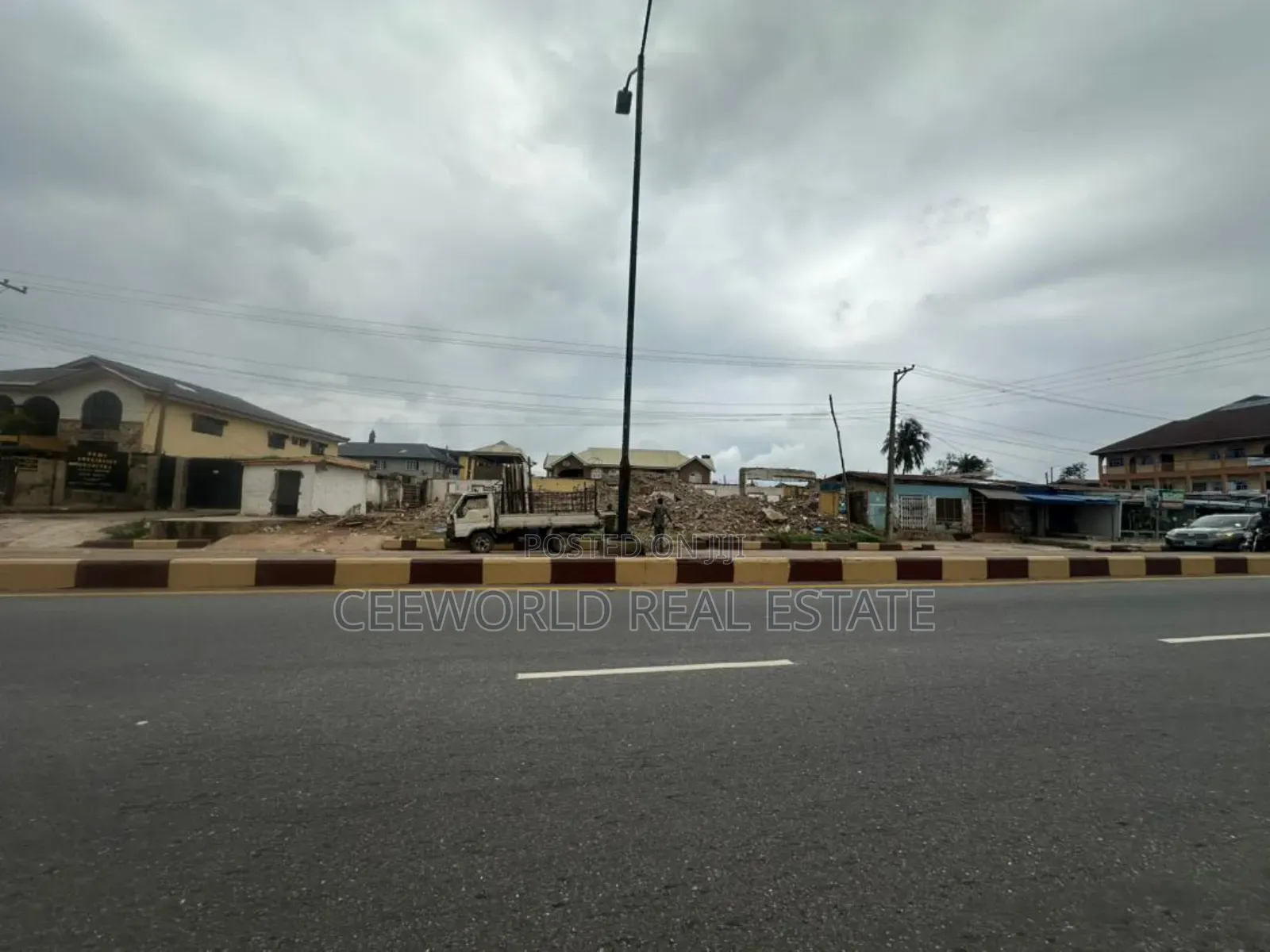 Commercial 2 Plot of Land Facing the Main Idi Ape Road in Idishin