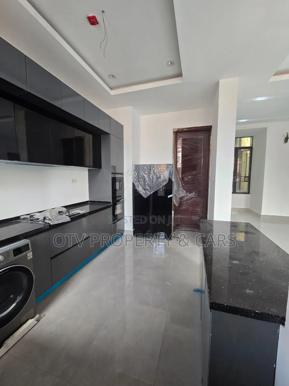 Furnished 3bdrm Apartment In Lekki Phase 1 For Sale in Lekki Phase 1