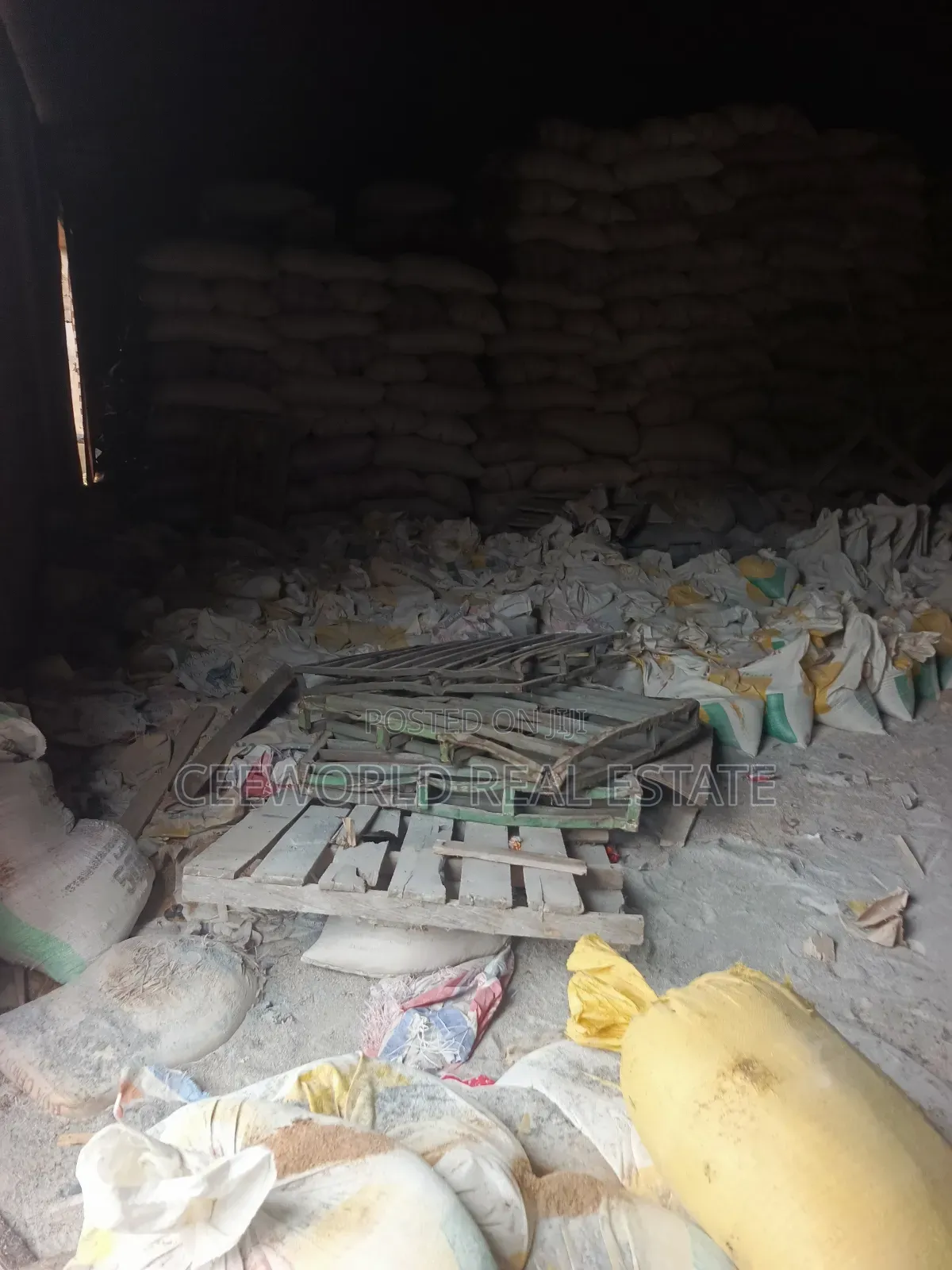 Over 1300sqm of Warehouse Available for Lease at Opere in CHallenge / Ibadan