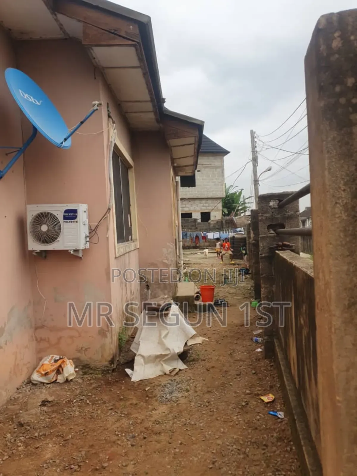 6bdrm Bungalow in Embassy Voera Estate, Obafemi-Owode for sale in Obafemi-Owode