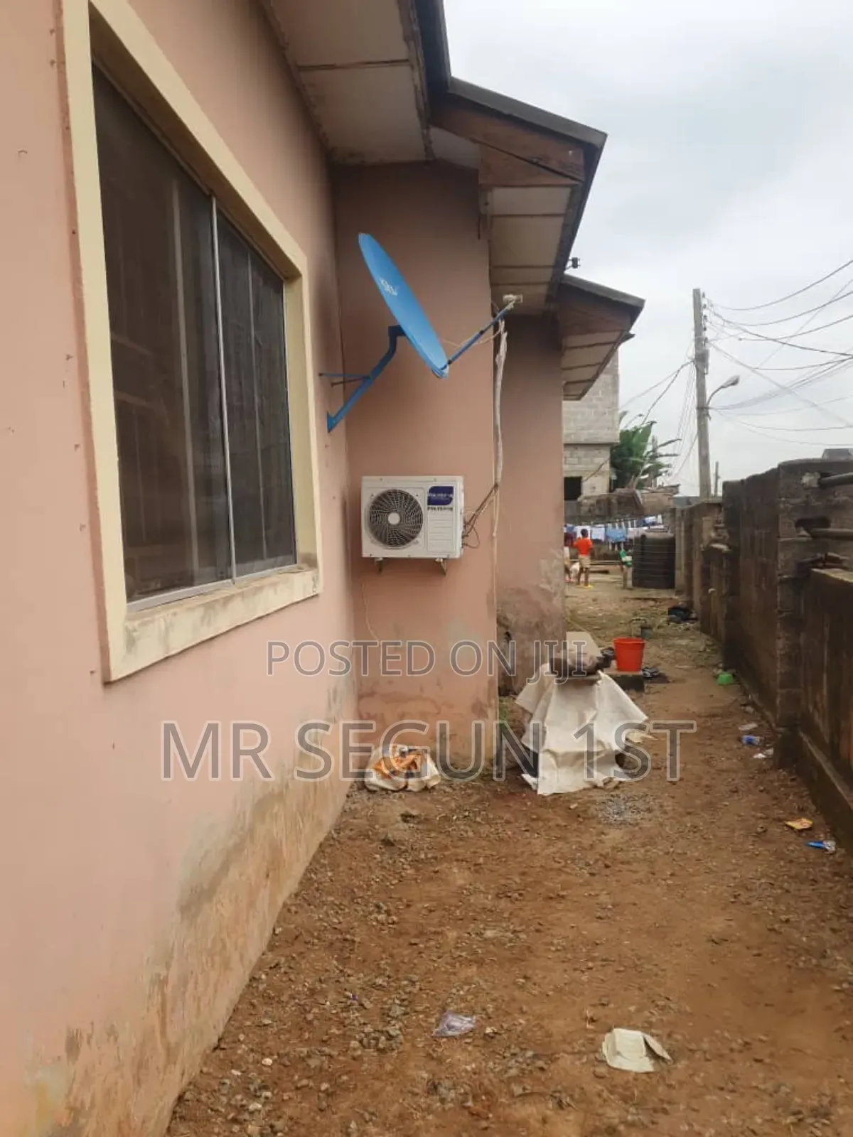 6bdrm Bungalow in Embassy Voera Estate, Obafemi-Owode for sale in Obafemi-Owode