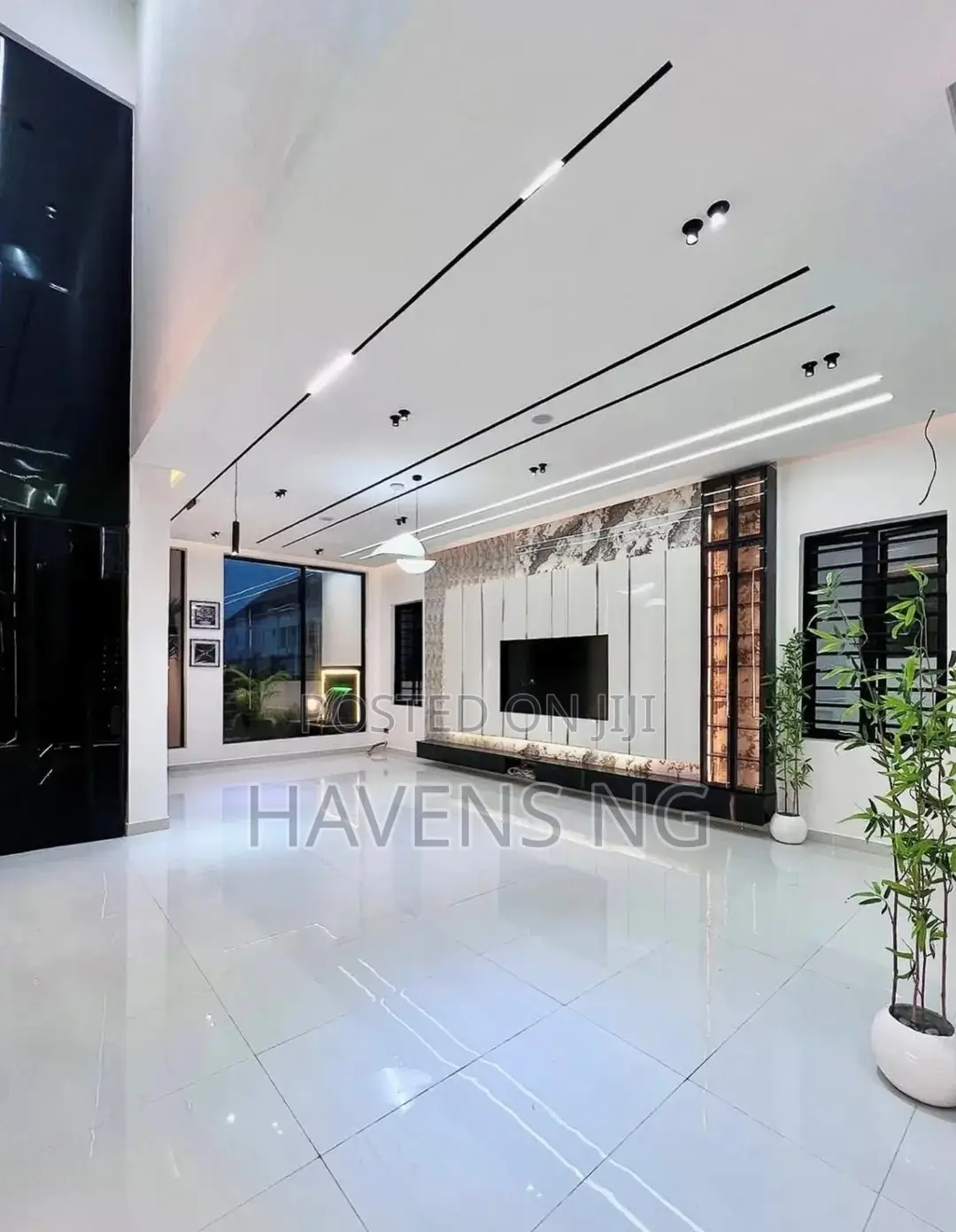 5bdrm Duplex in Chevron for sale in Chevron