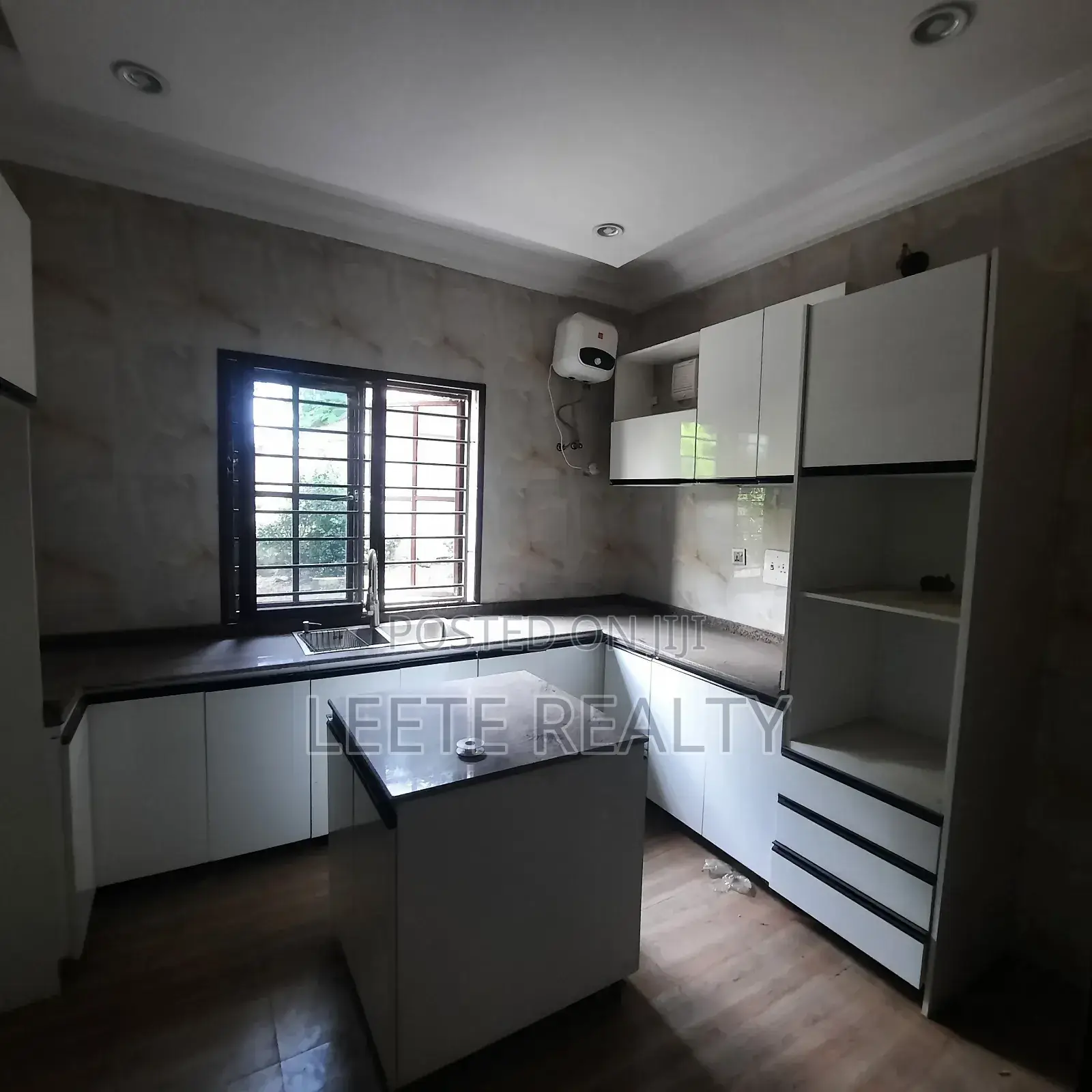 5bdrm Duplex in Utako for sale in Utako