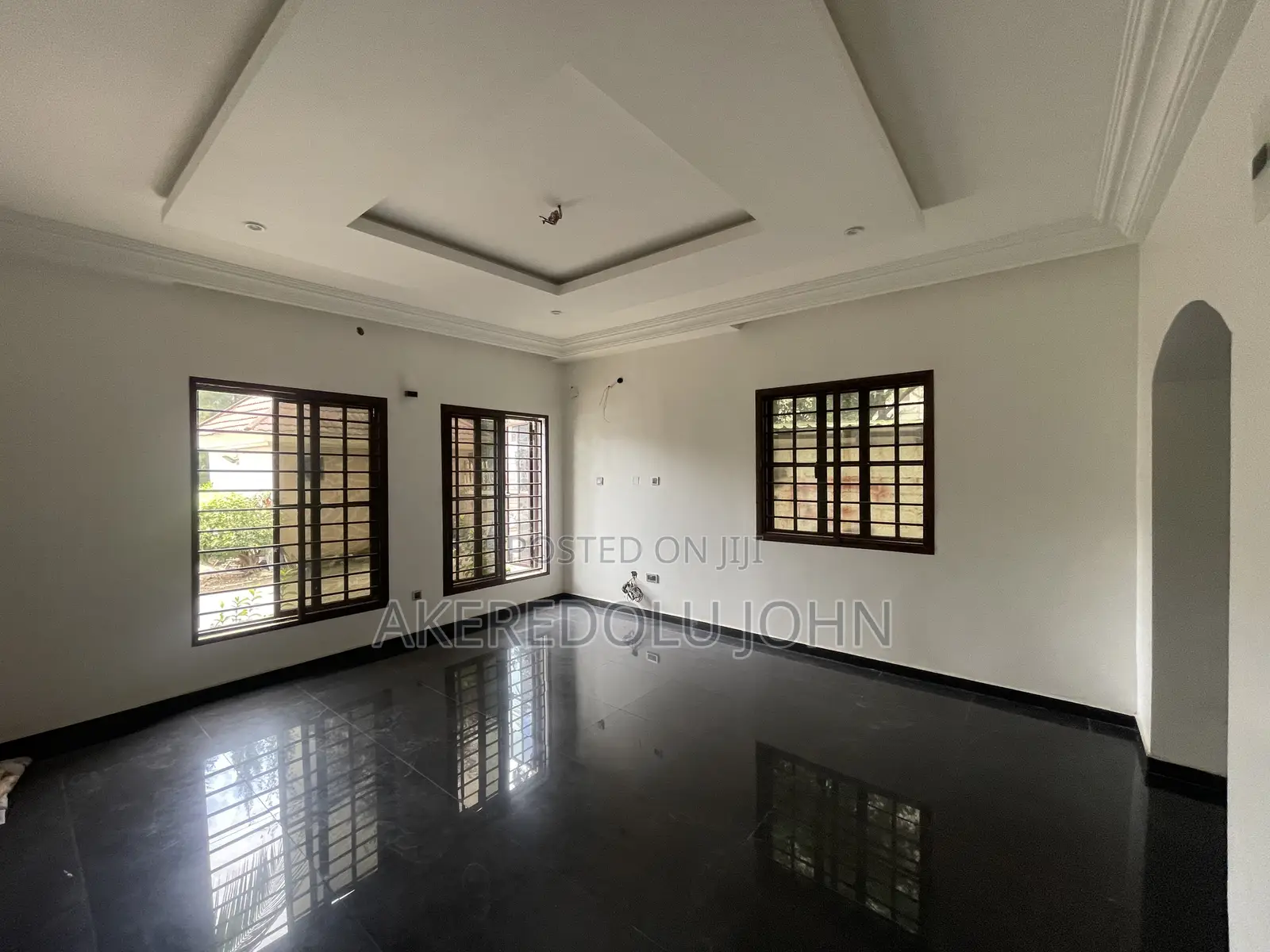 5bdrm Townhouse/Terrace in Utako for sale in Utako
