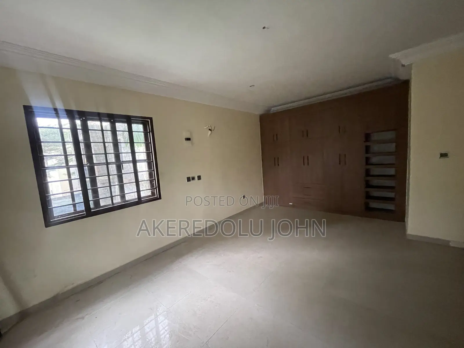 5bdrm Townhouse/Terrace in Utako for sale in Utako