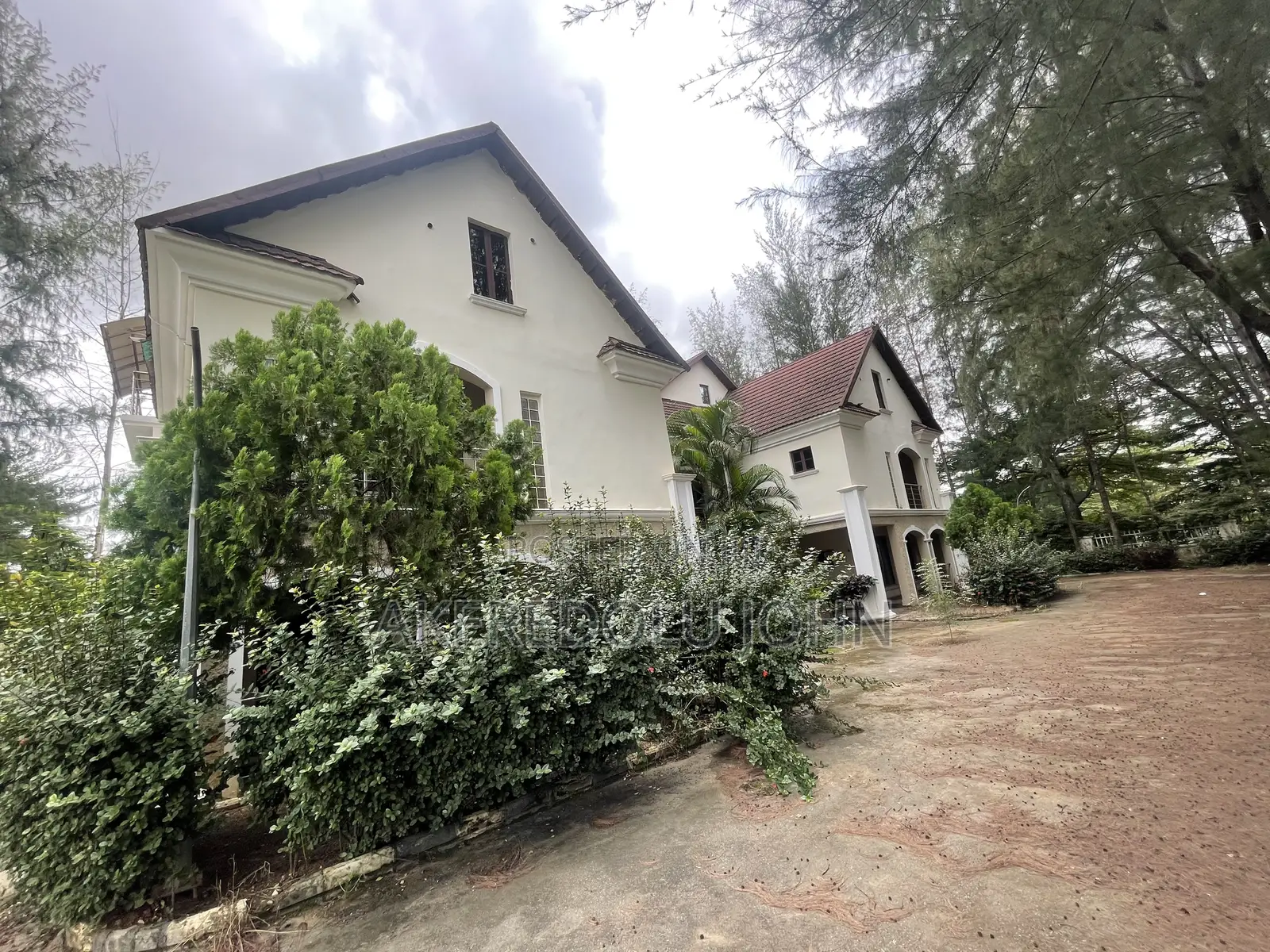 5bdrm Duplex in Utako for sale in Utako