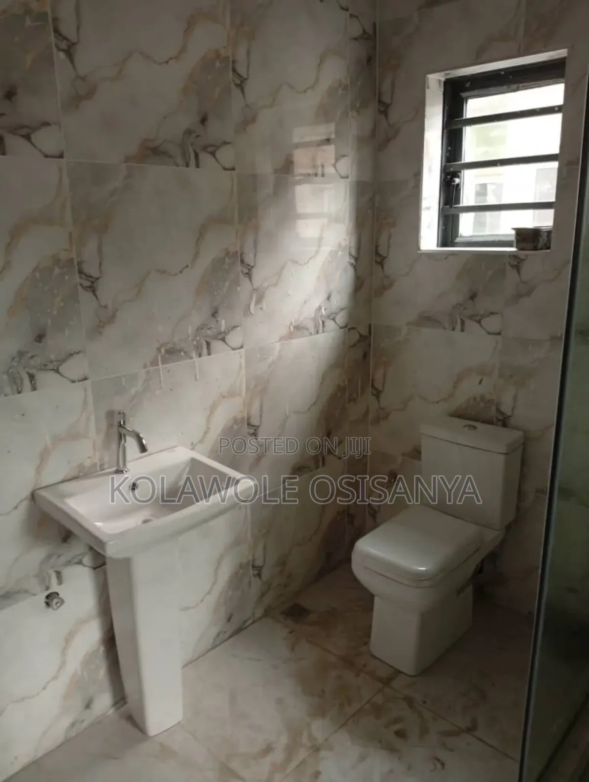 5bdrm Townhouse/Terrace in Mapplewood, Oko-Oba for Sale in Oko-Oba