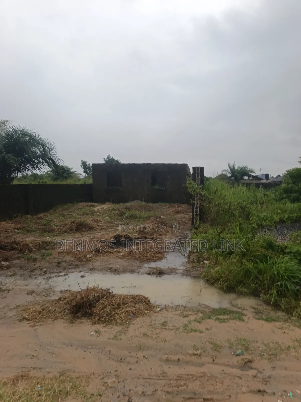 10bdrm Block Of Flats In Mayor Oreta Igbogbo, Ikorodu For Sale in Ikorodu