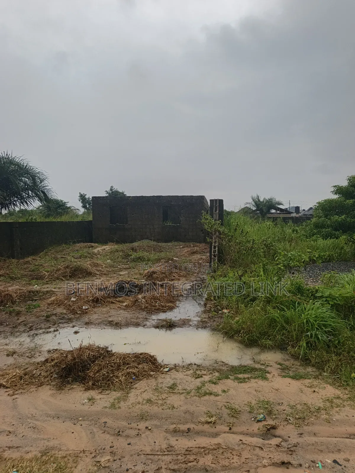 10bdrm Block Of Flats In Mayor Oreta Igbogbo, Ikorodu For Sale in Ikorodu