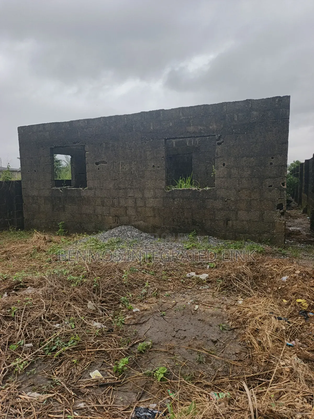 10bdrm Block Of Flats In Mayor Oreta Igbogbo, Ikorodu For Sale in Ikorodu