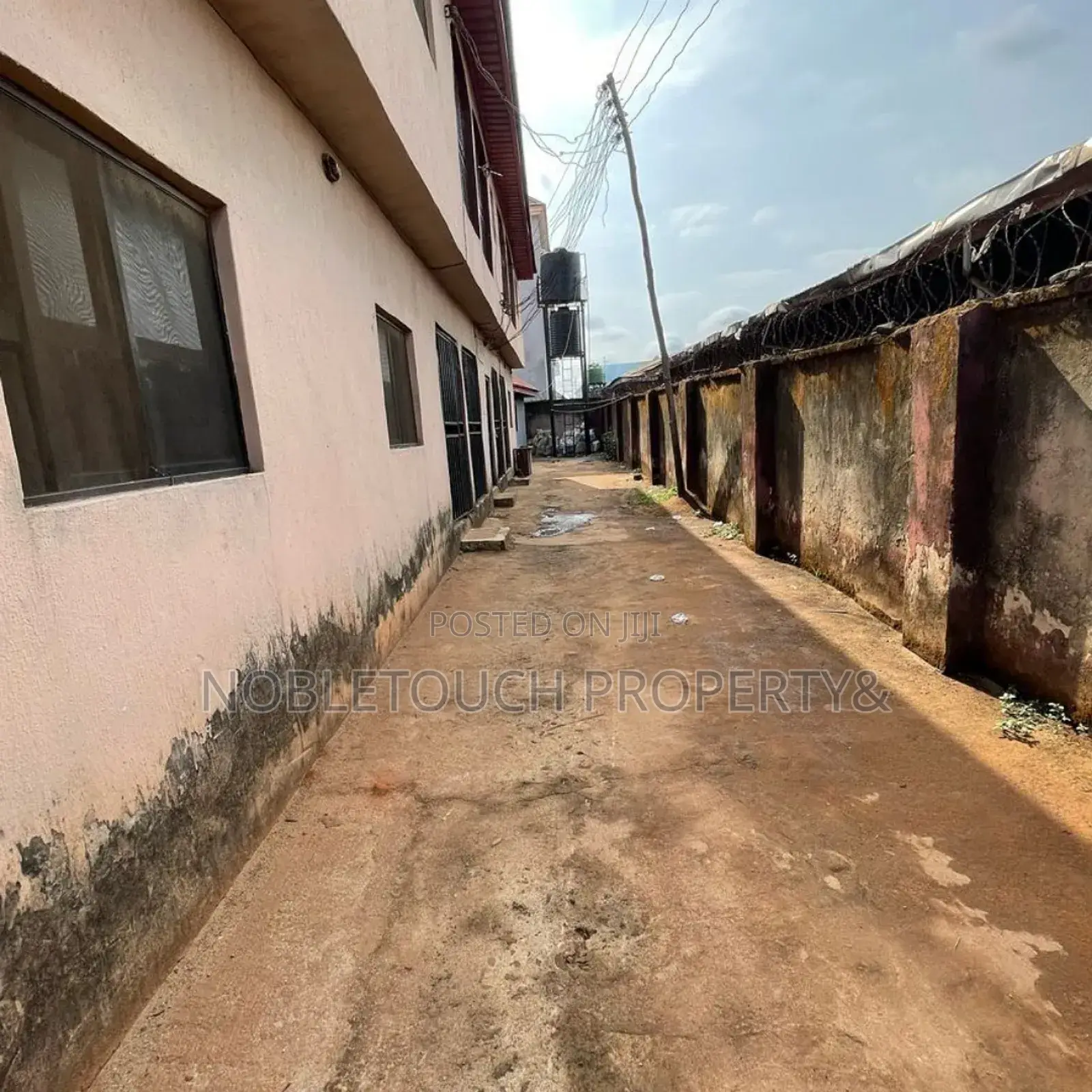 3bdrm Block of Flats in Asaba Oshimili- for sale in Oshimili South