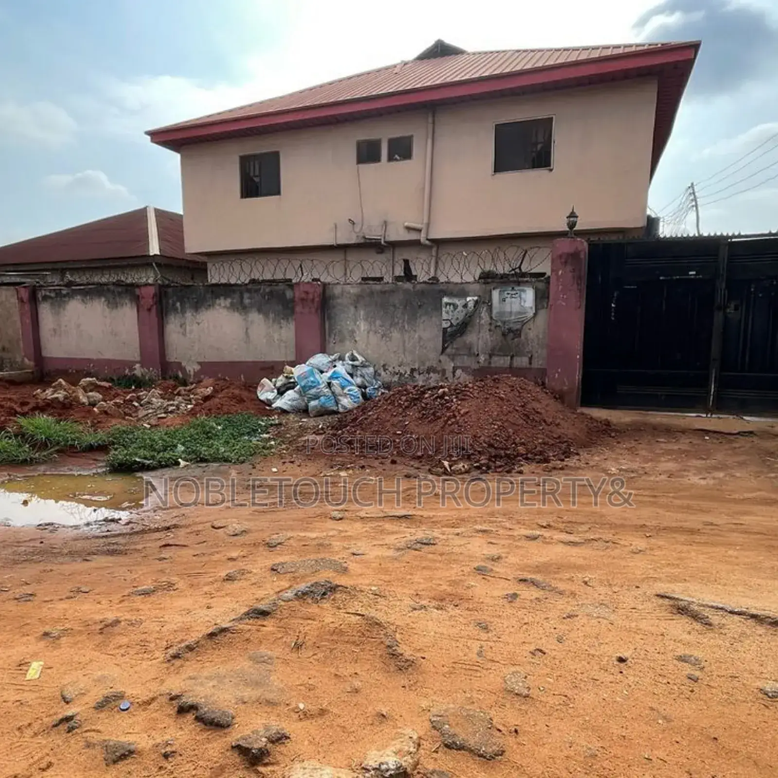 3bdrm Block of Flats in Asaba Oshimili- for sale in Oshimili South
