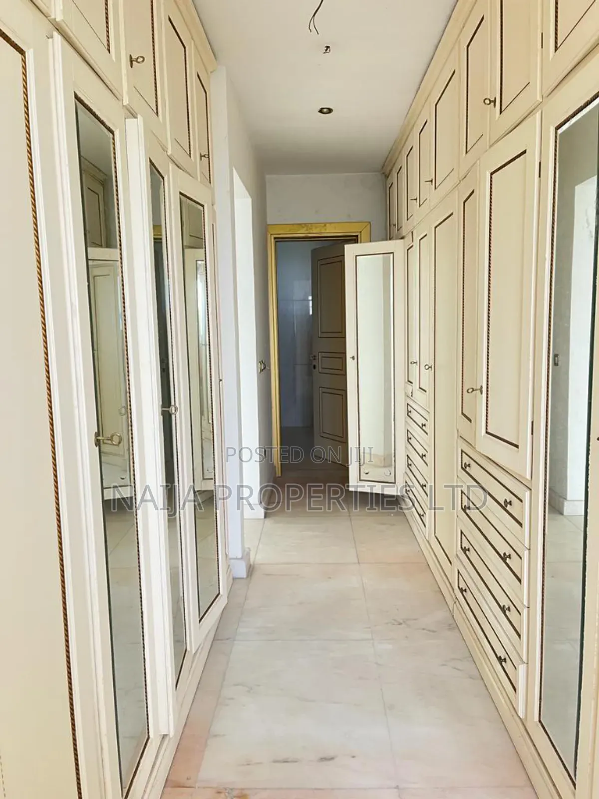 4bdrm Penthouse in Bella Vista, Ikoyi for sale in Ikoyi