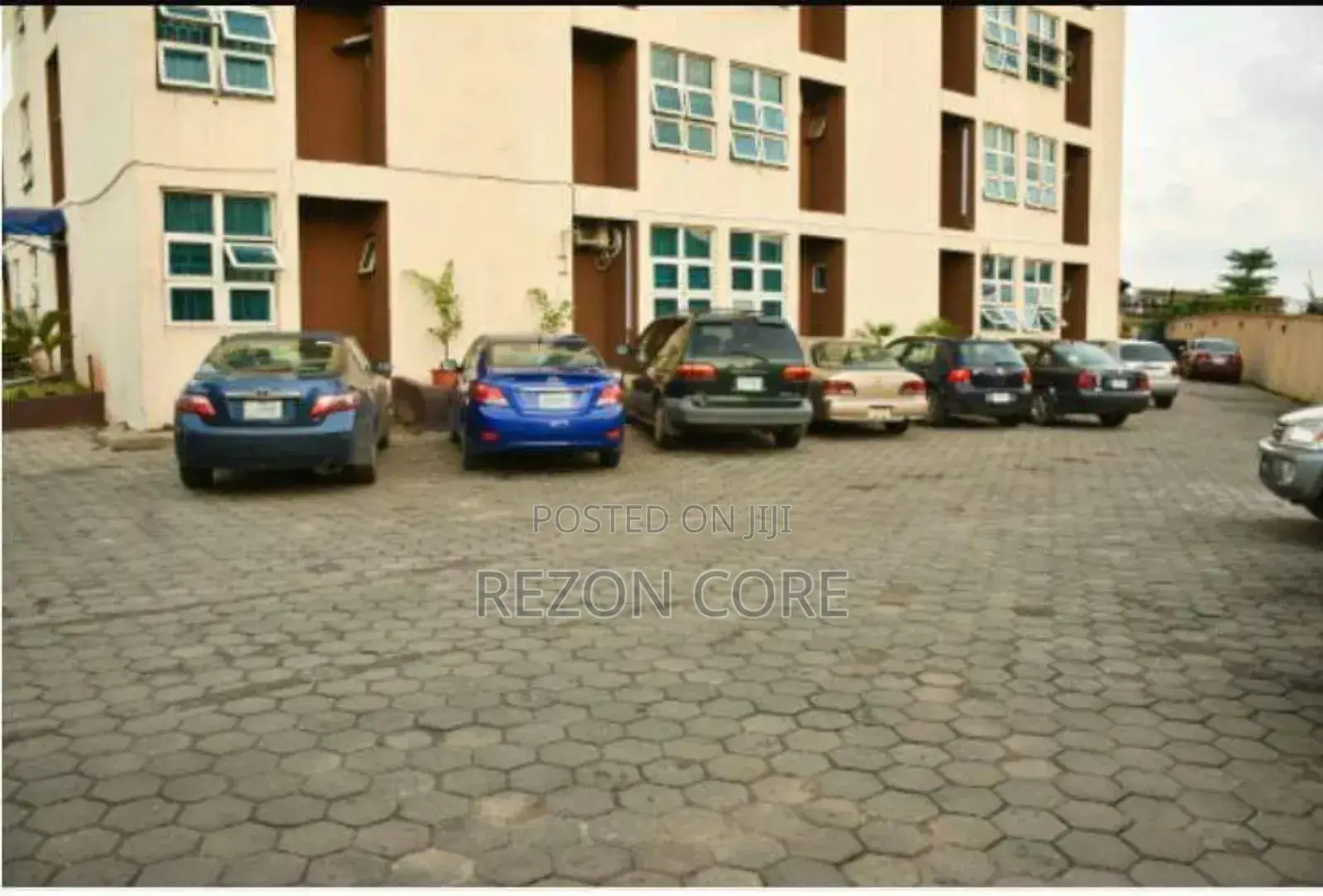 Skyfield Apartment for Sale in Sabo / Yaba