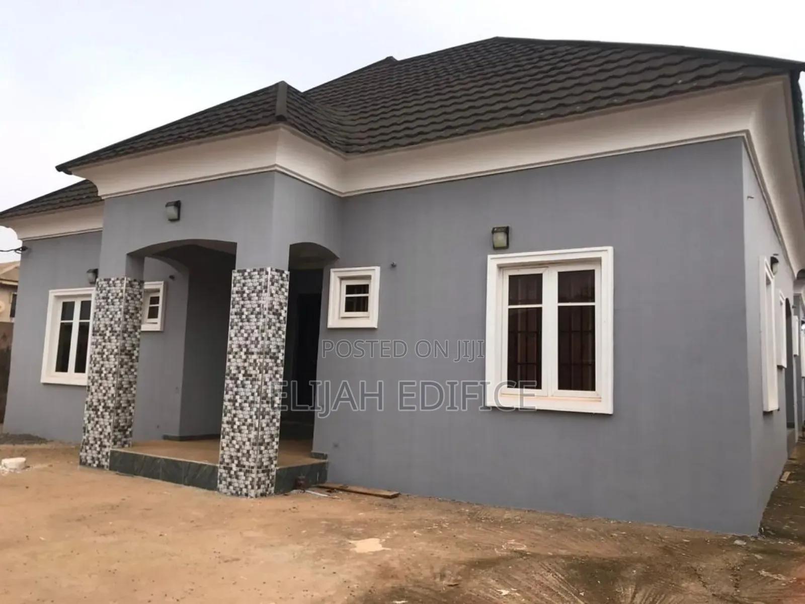 Furnished 6bdrm Block of Flats in Omitoro, Ijede / Ikorodu for sale in Ijede / Ikorodu