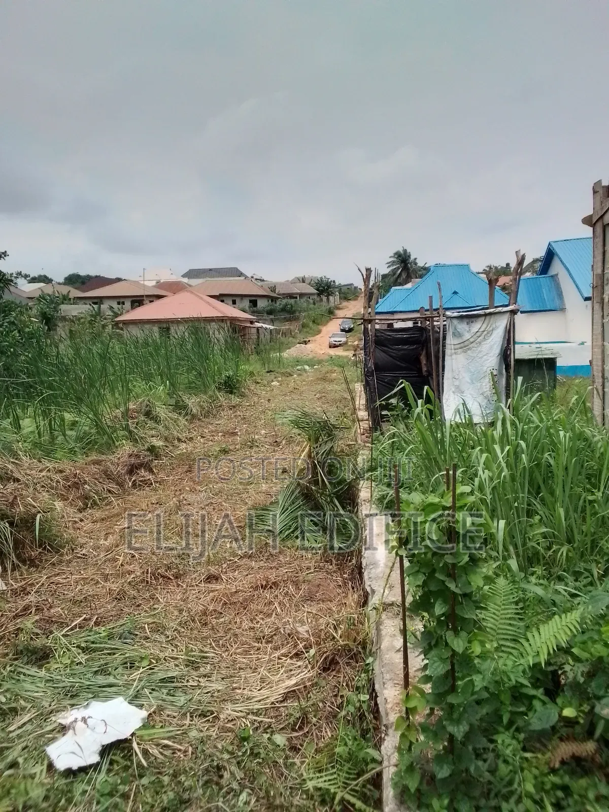 Secured Half Plot(25x100) at Parkview, Ikorodu in Ijede / Ikorodu
