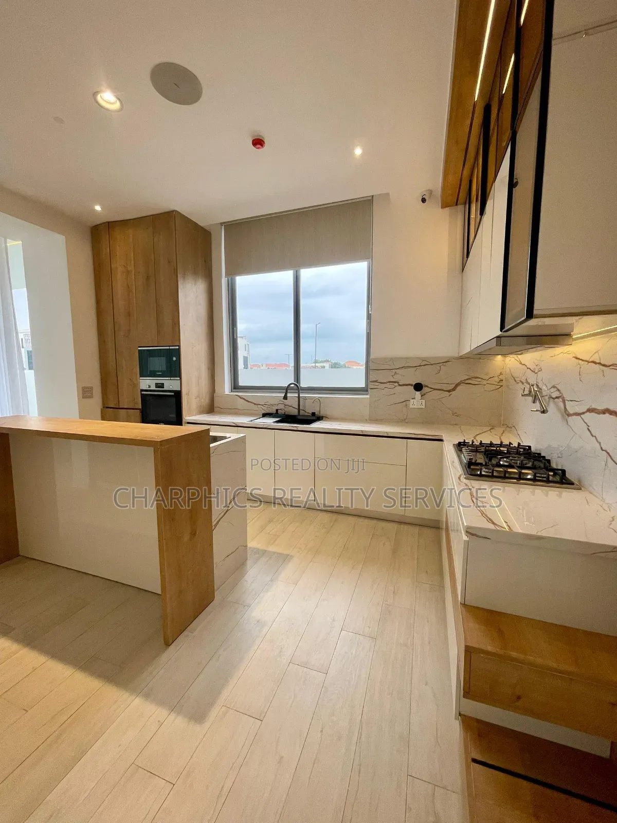 5bdrm Duplex in Ikate for sale in Ikate