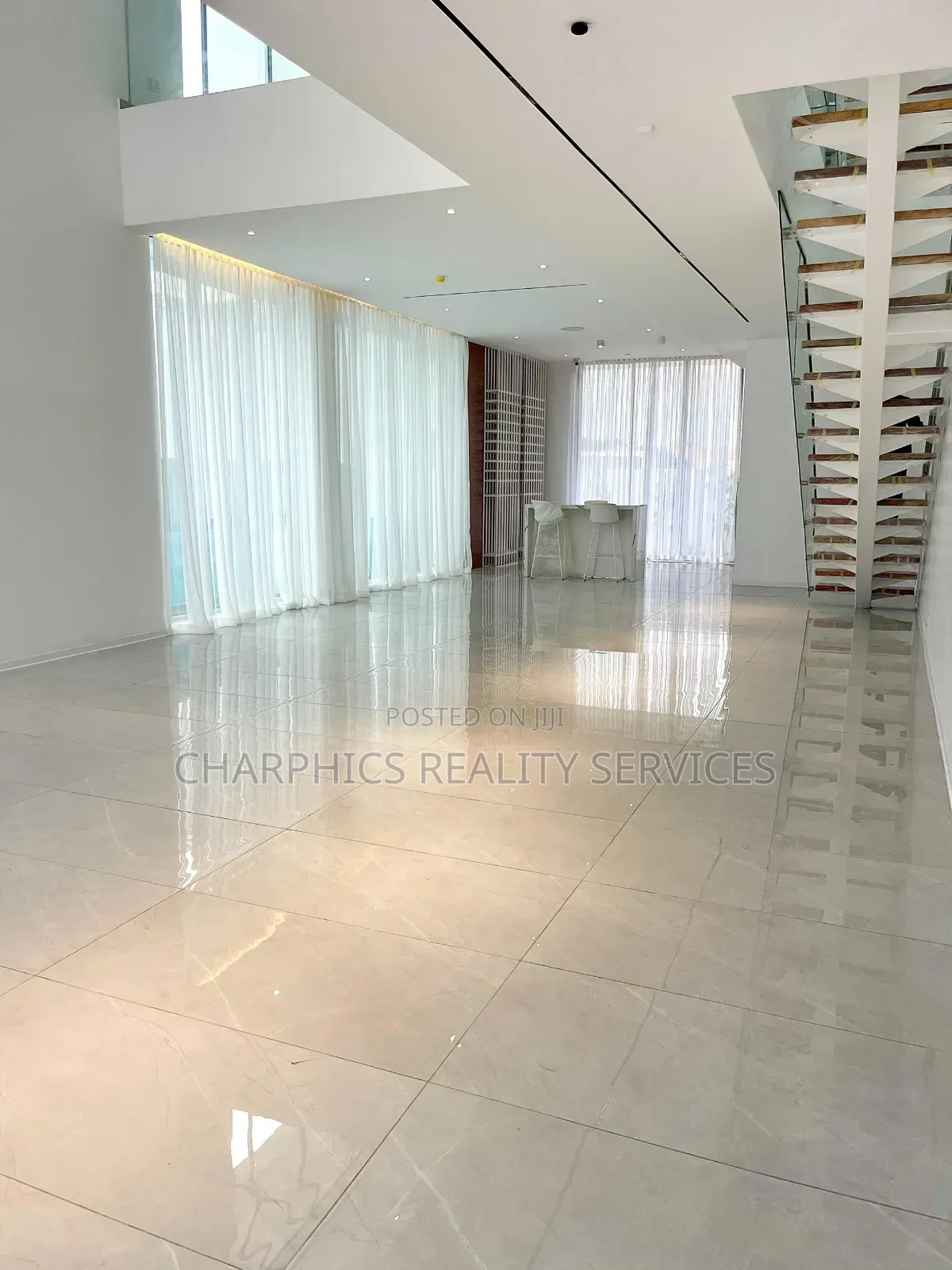 5bdrm Duplex in Ikate for sale in Ikate