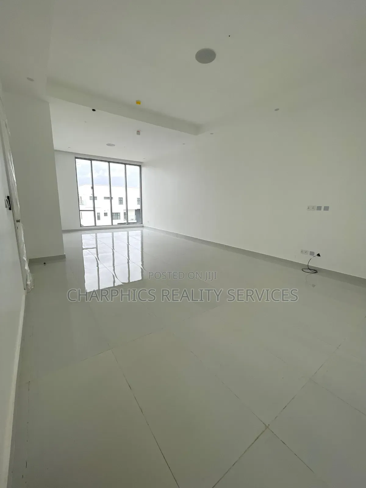 5bdrm Duplex in Ikate for sale in Ikate