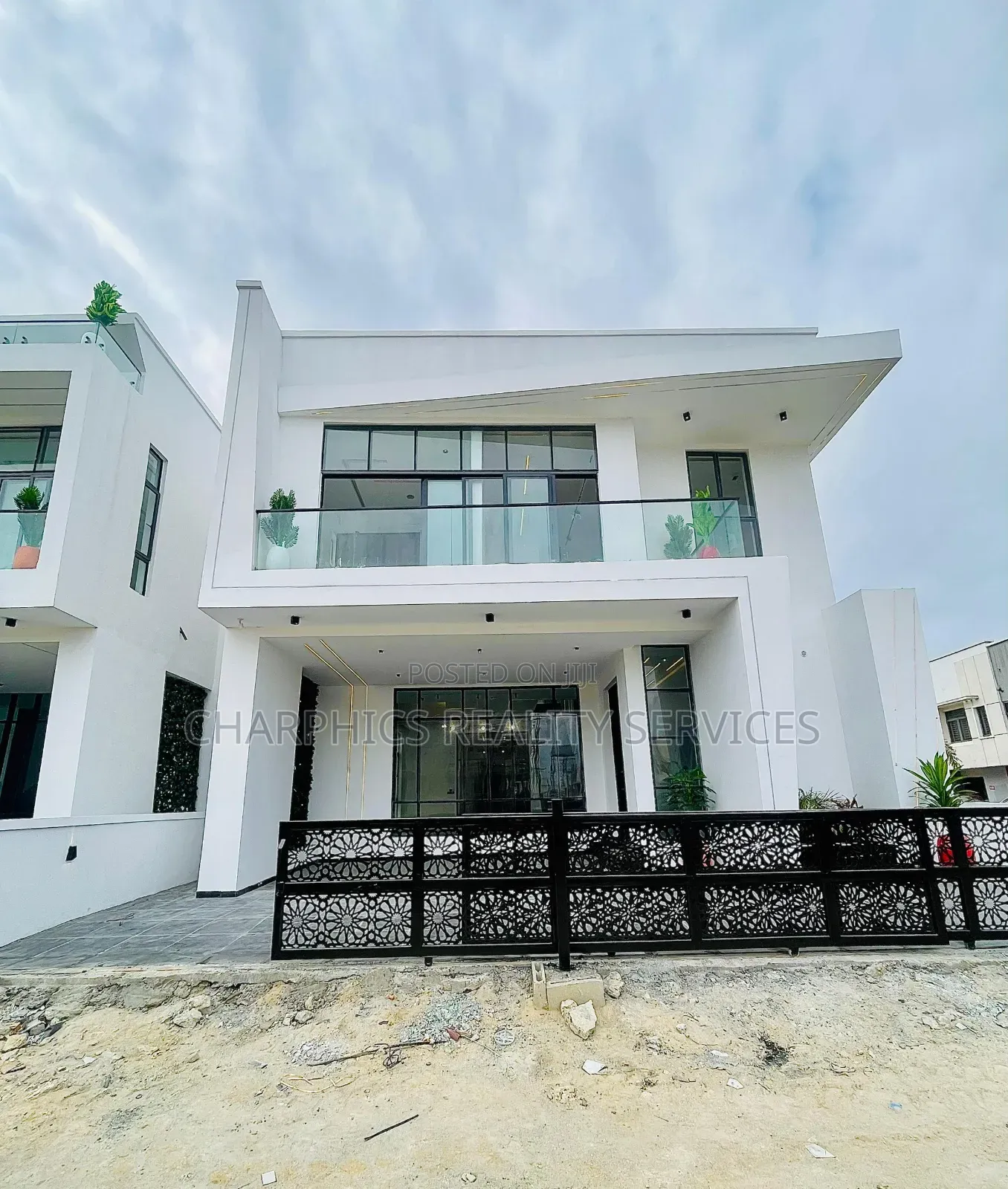 5bdrm Duplex in Lekki for sale in Lekki