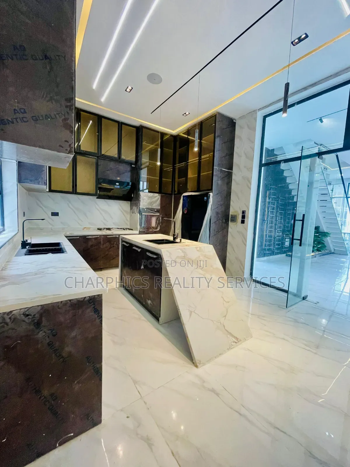 5bdrm Duplex in Lekki for sale in Lekki