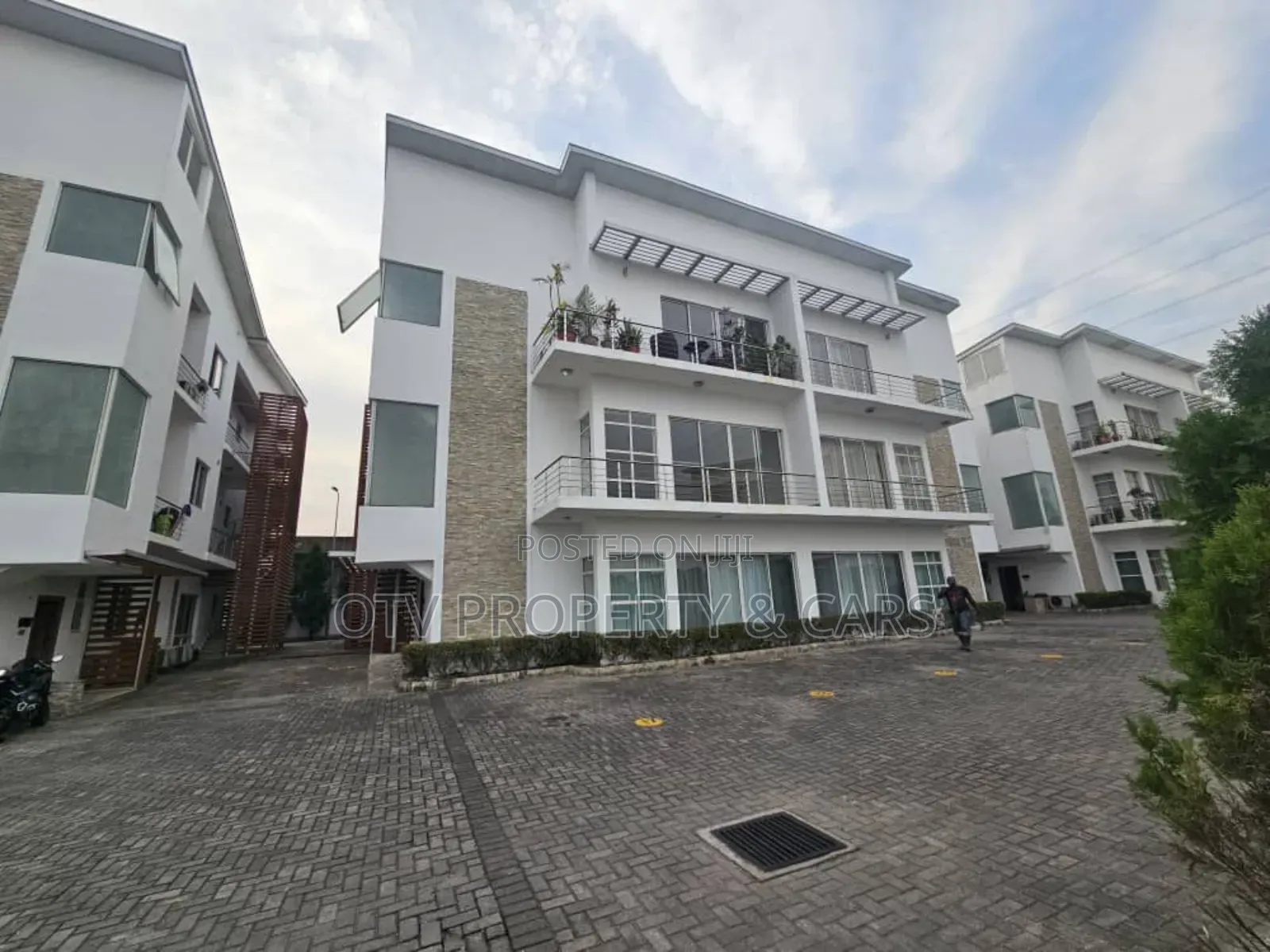 Furnished 3bdrm Apartment in Banana Island for sale in Banana Island