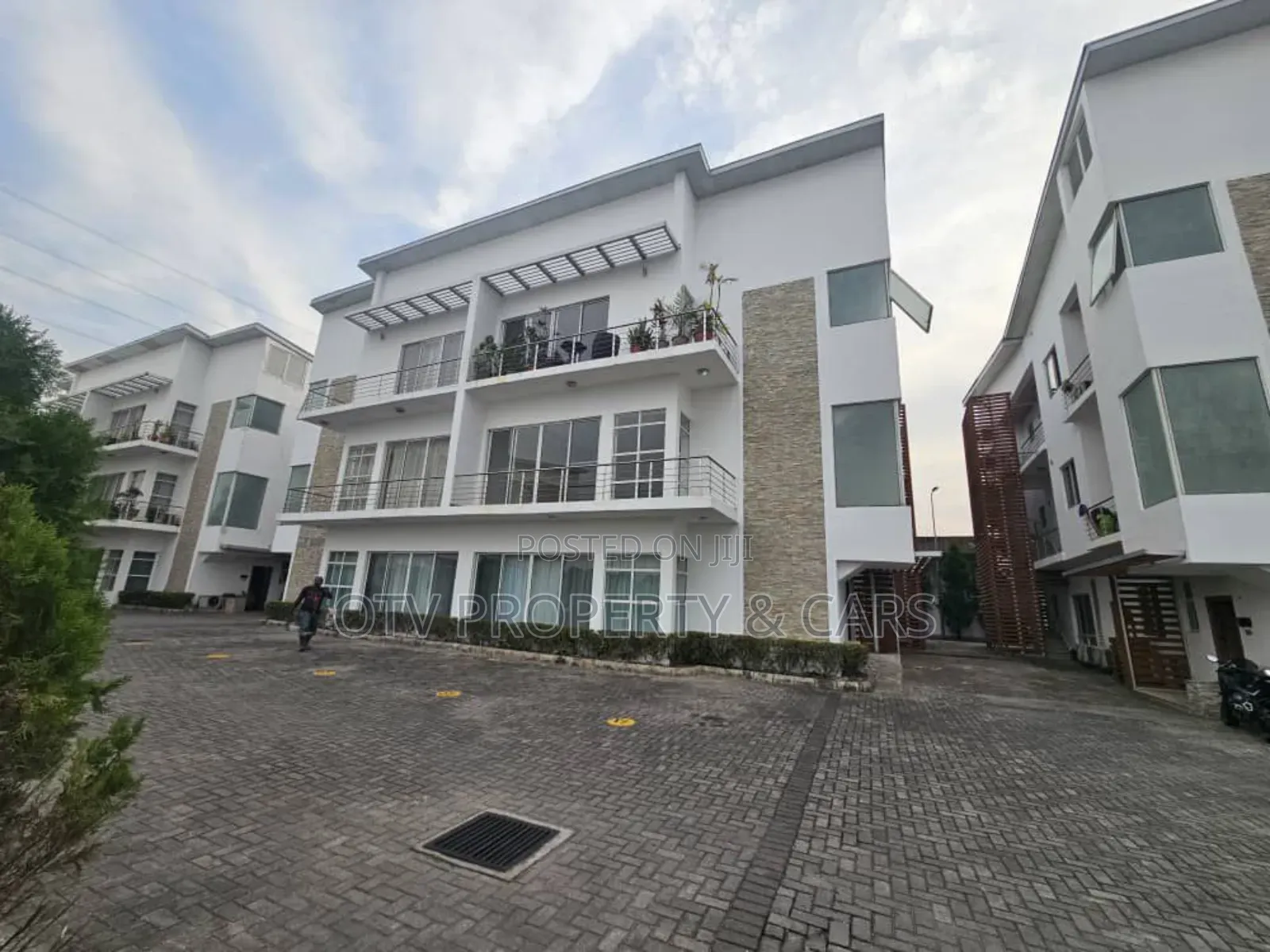 Furnished 3bdrm Apartment in Banana Island for sale in Banana Island