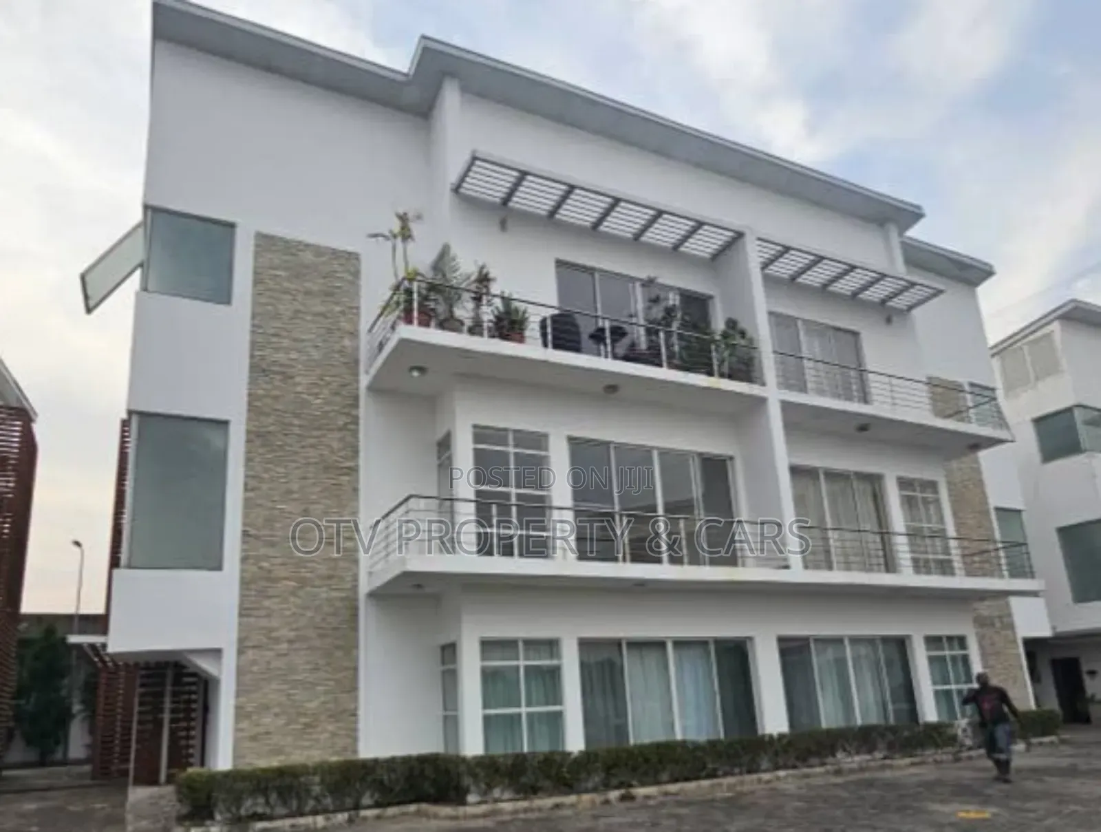 Furnished 3bdrm Apartment in Banana Island for sale in Banana Island