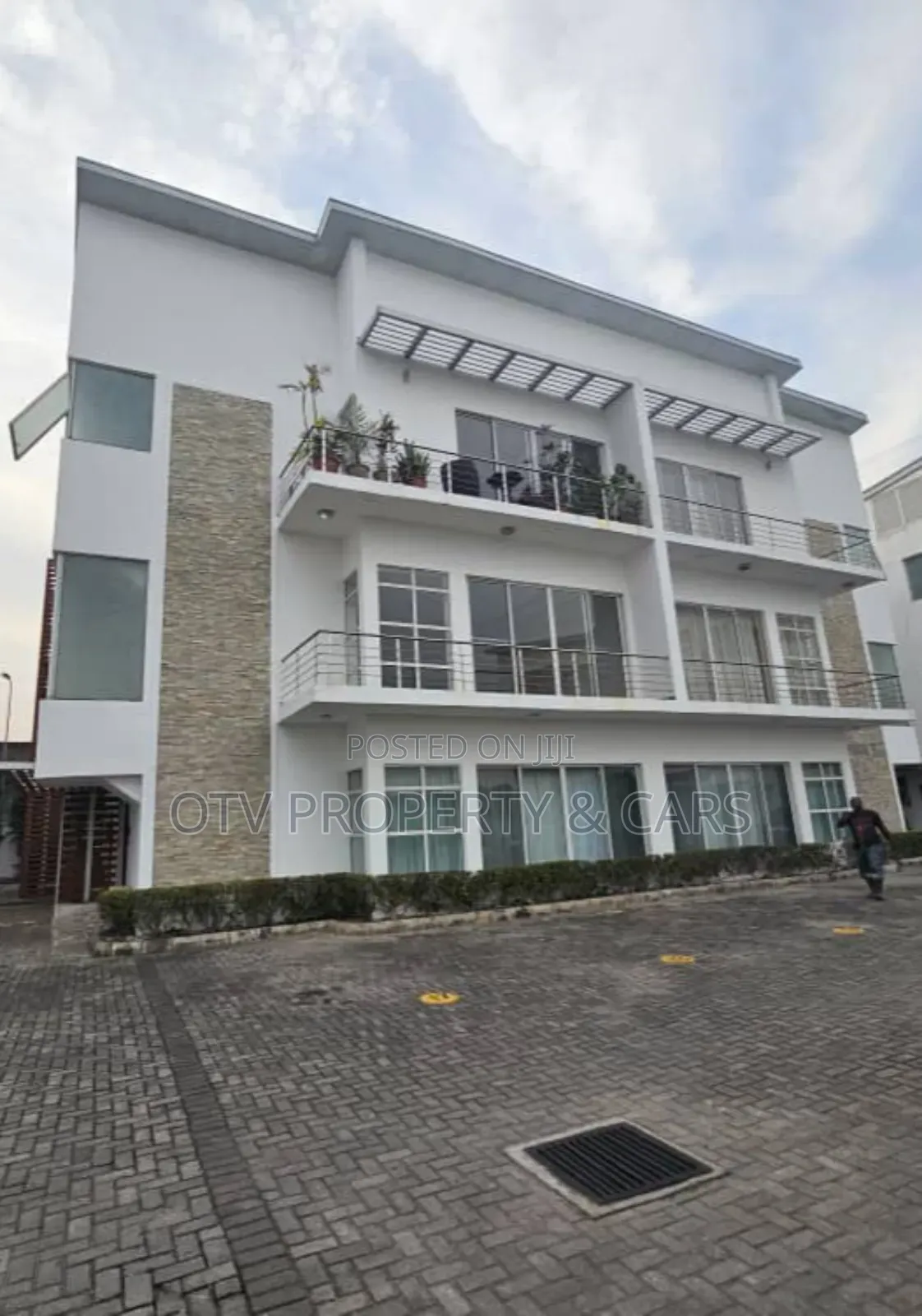 Furnished 3bdrm Apartment in Banana Island for sale in Banana Island