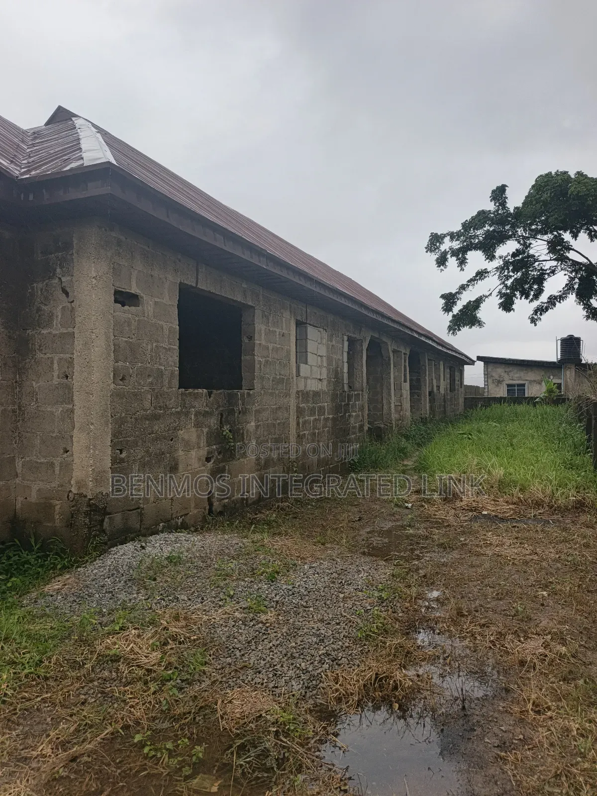 10bdrm Block of Flats in Mayor Oreta, Ikorodu for sale in Ikorodu