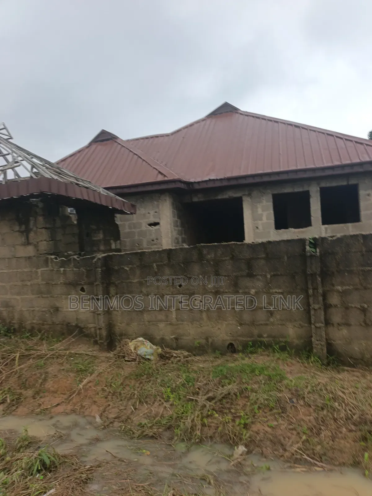10bdrm Block of Flats in Mayor Oreta, Ikorodu for sale in Ikorodu