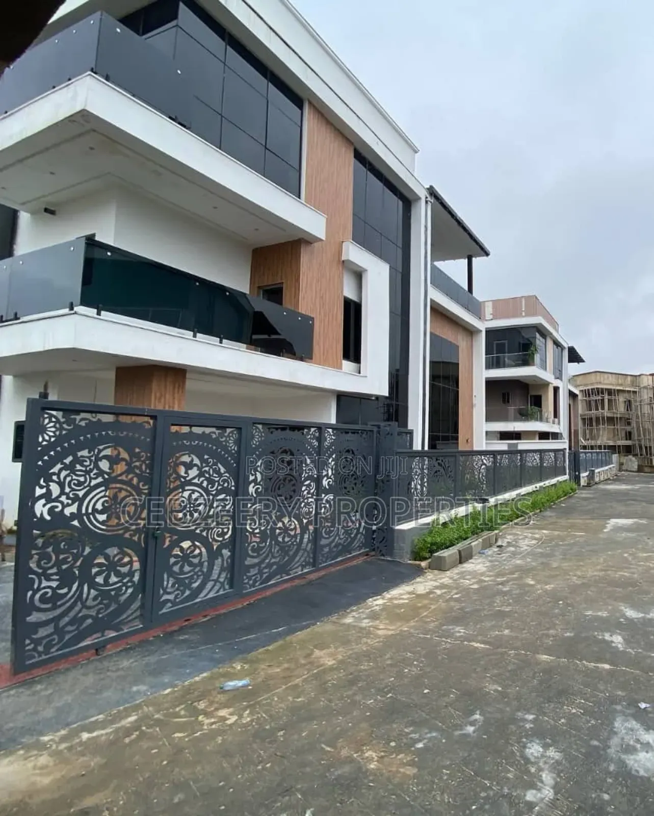 5bdrm Duplex in Guzape District for sale in Guzape District