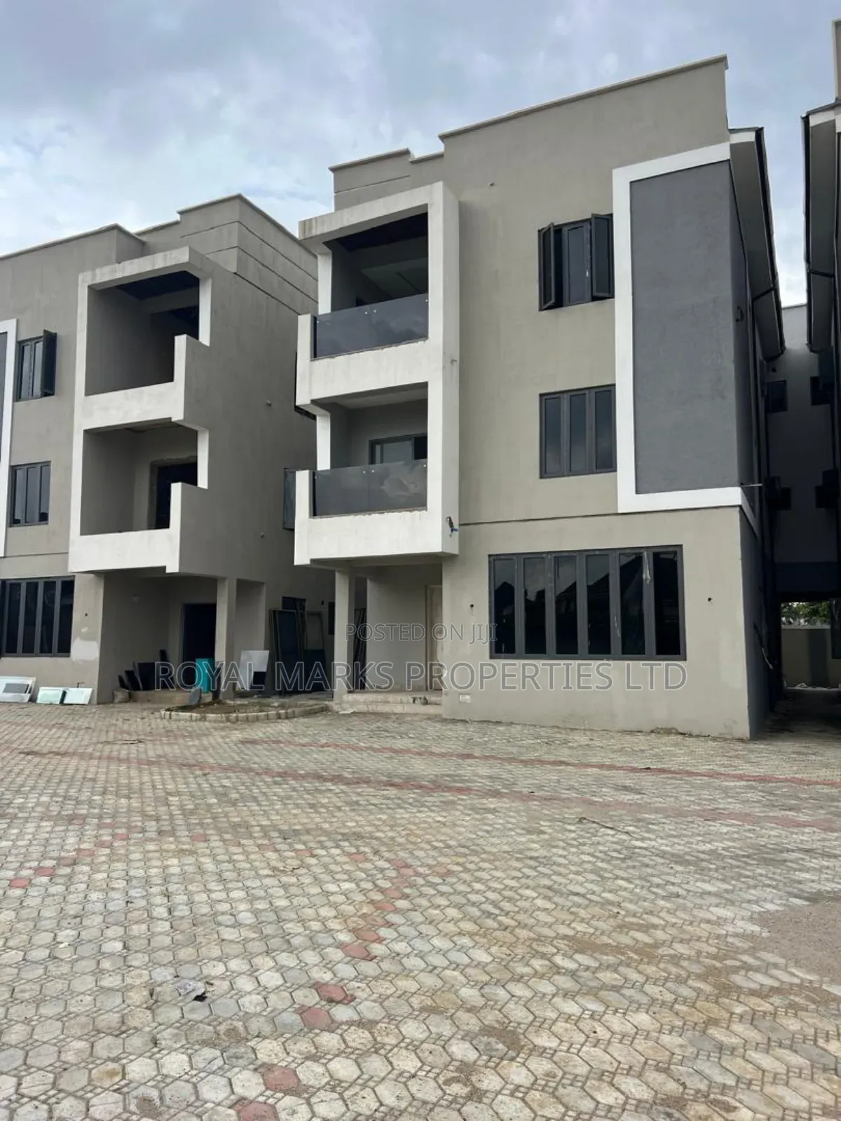 5bdrm Duplex in Kado for sale in Kado