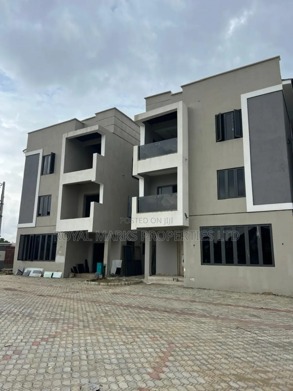 5bdrm Duplex in Kado for sale in Kado