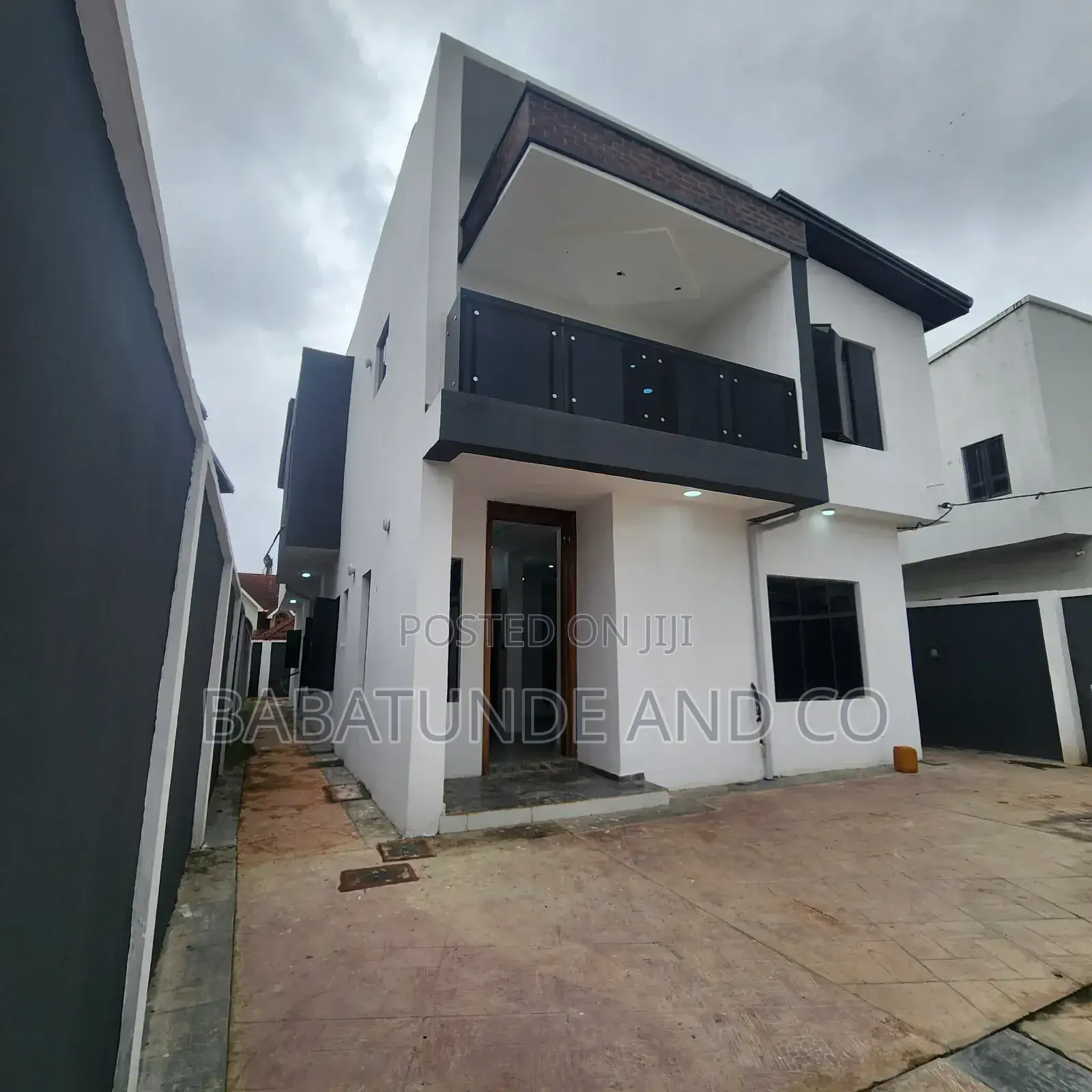 4bdrm Duplex in Ikolaba Estate, for sale in Bodija