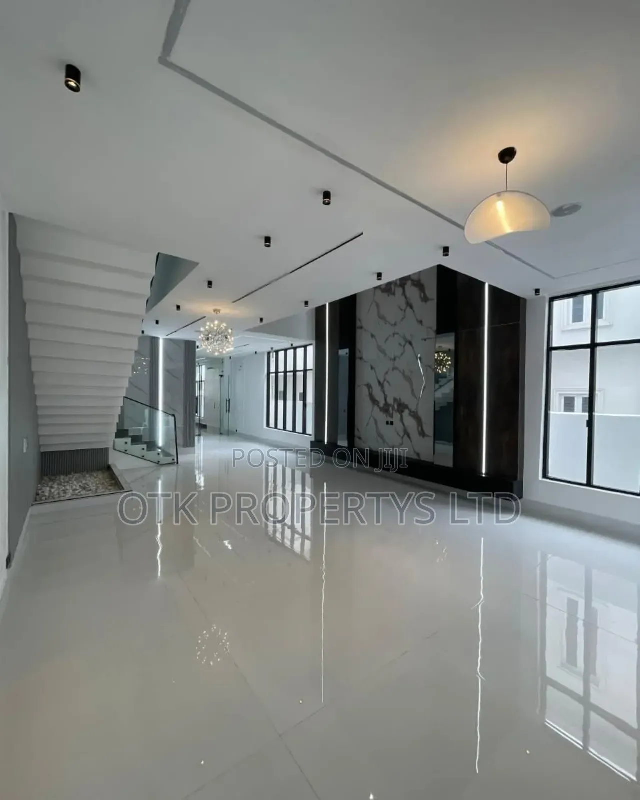 5bdrm Duplex in Chevron Toll Gate for sale in Lekki