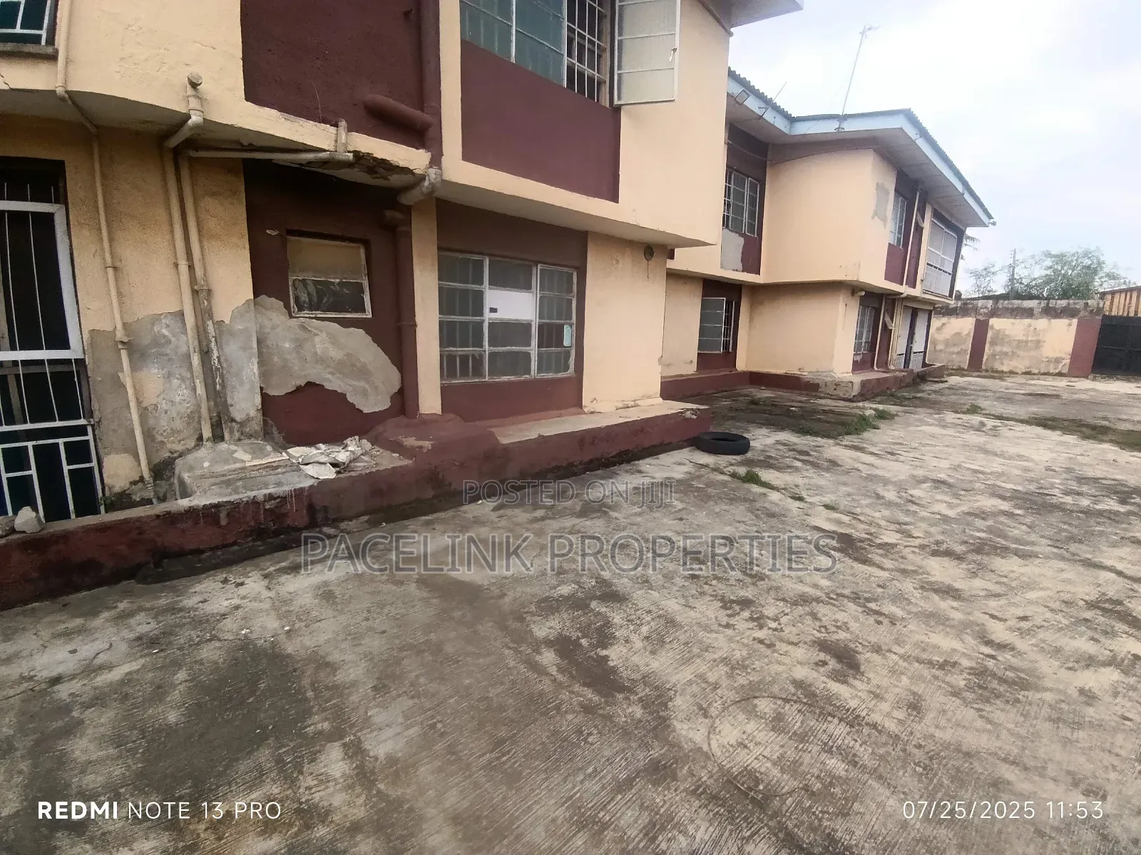 10bdrm Block of Flats in Egbeda for sale in Egbeda