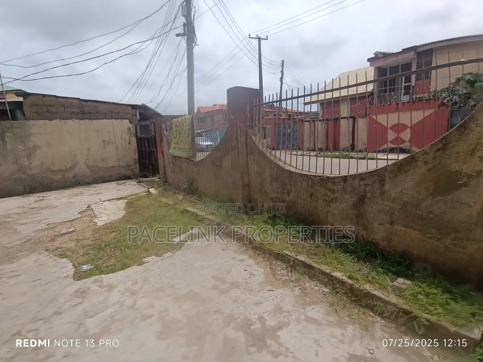 12bdrm Block of Flats in Iyana Ipaja for sale in Iyana Ipaja