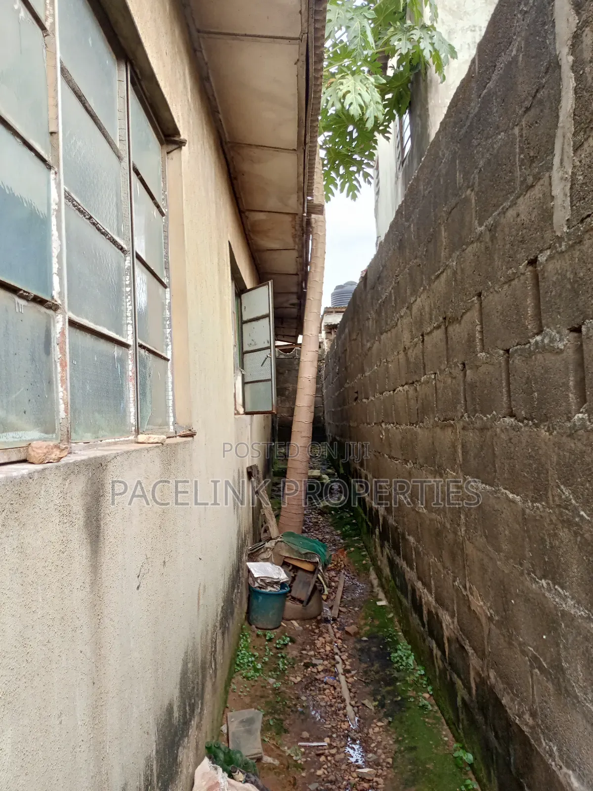 20bdrm Block of Flats in Iyana Ipaja Lagos for sale in Iyana Ipaja