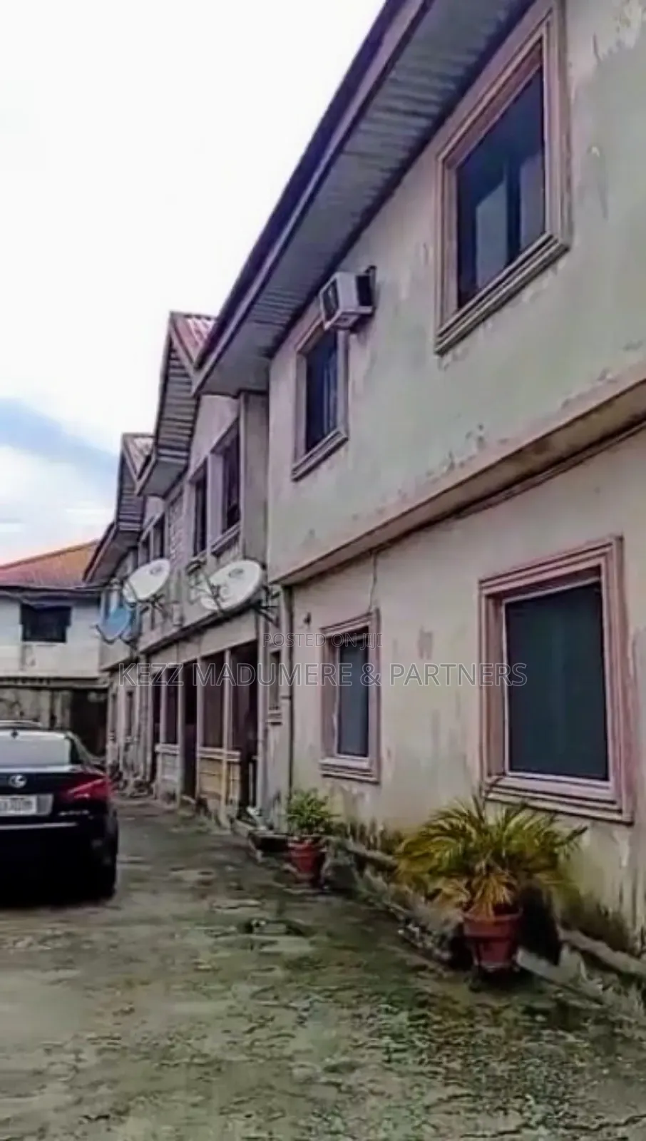 8bdrm Block of Flats in Woji Port Harcourt for sale in Port-Harcourt