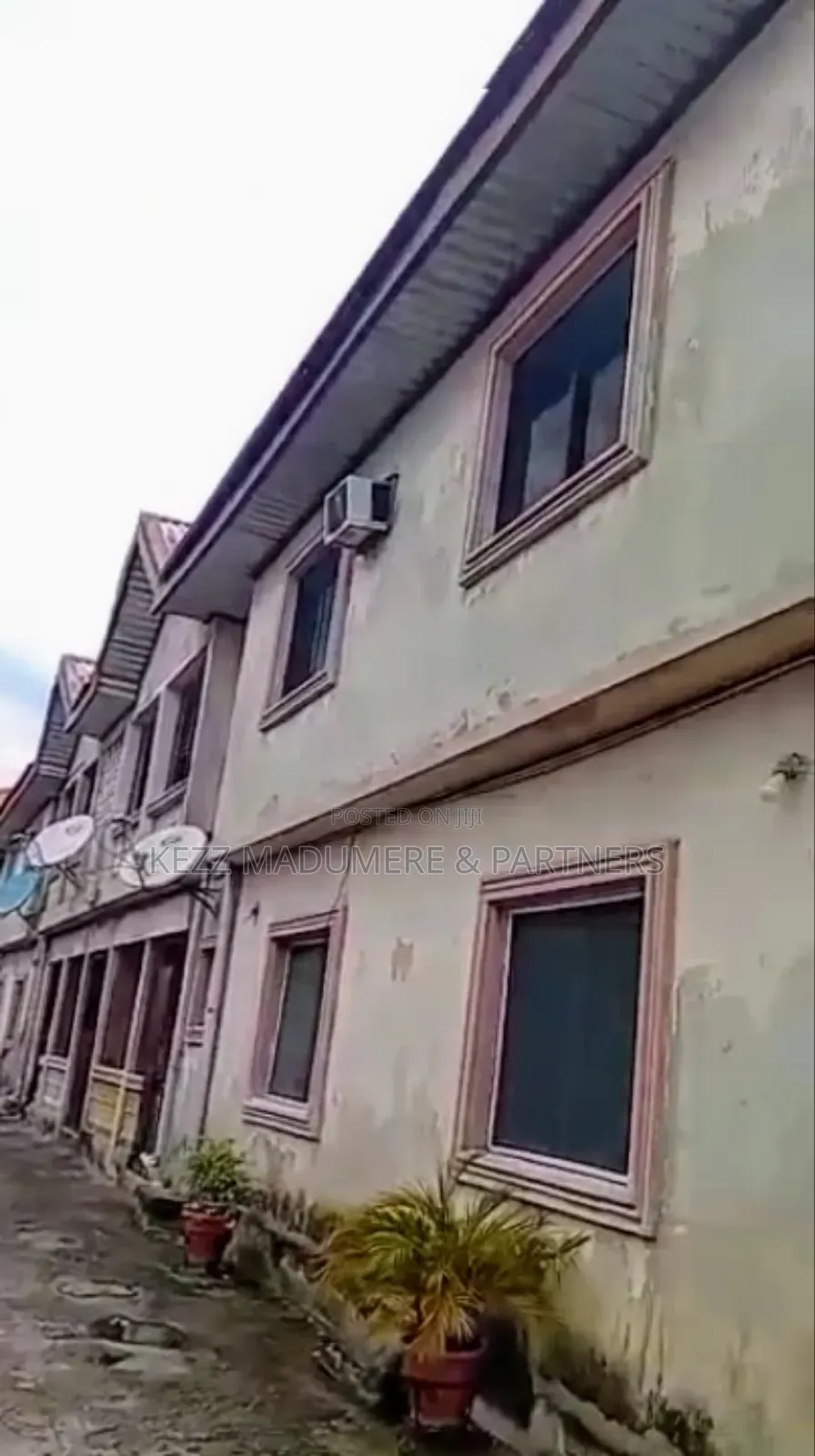 8bdrm Block of Flats in Woji Port Harcourt for sale in Port-Harcourt