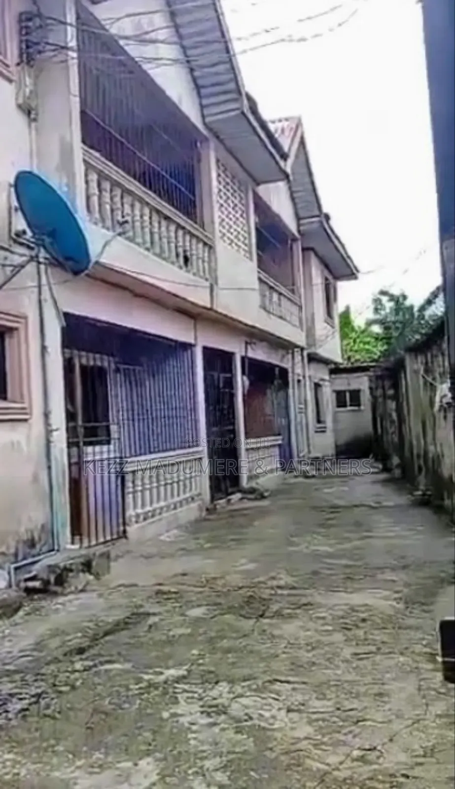 8bdrm Block of Flats in Woji Port Harcourt for sale in Port-Harcourt