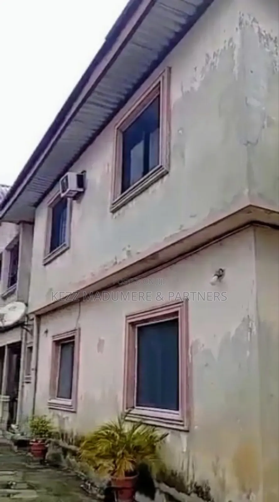 8bdrm Block of Flats in Woji Port Harcourt for sale in Port-Harcourt