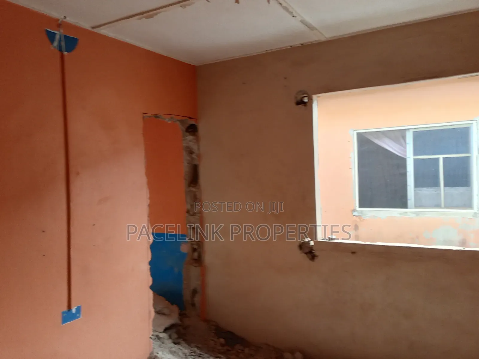 12bdrm Block of Flats in Iyana Ipaja for sale in Iyana Ipaja