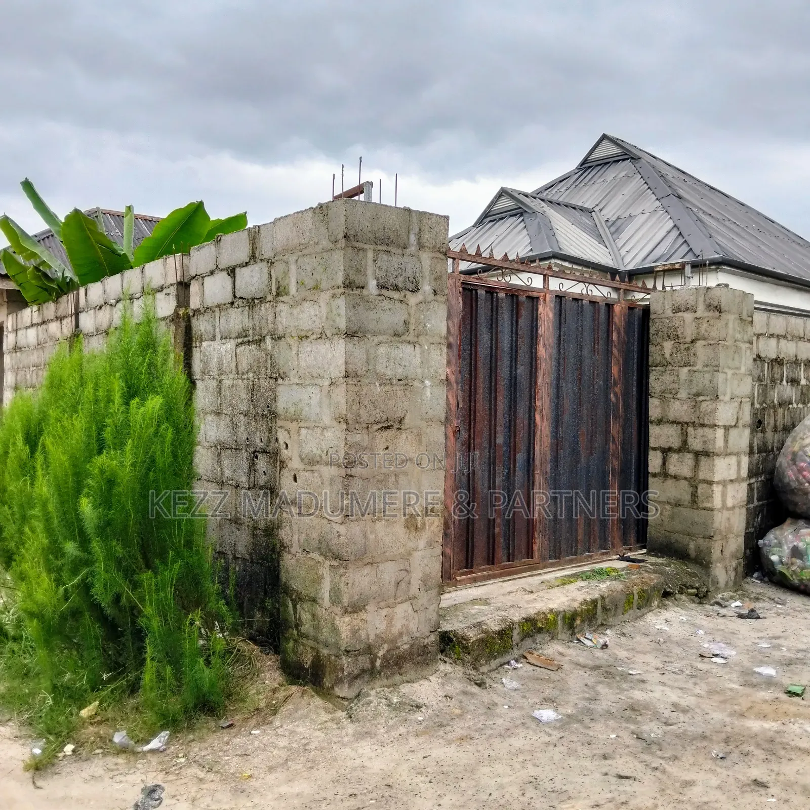2bdrm Bungalow in By Road 12 , for sale in Port-Harcourt